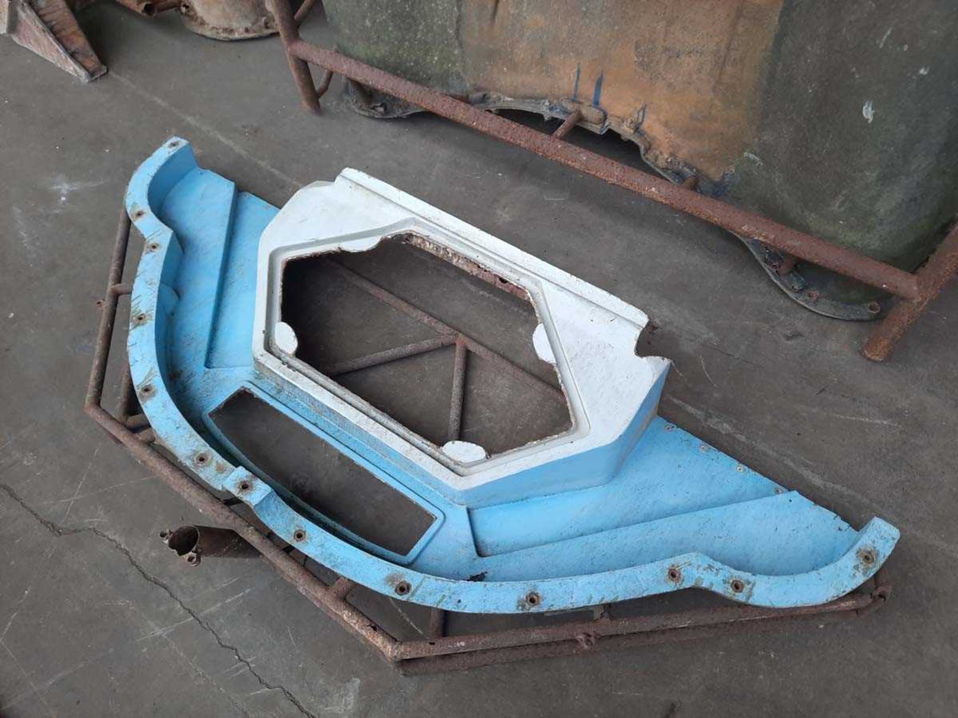 +VAT Lola T70 Mk 3 panel moulds; nose, tail, 2 seats, cockpit modification part used for - Image 5 of 10
