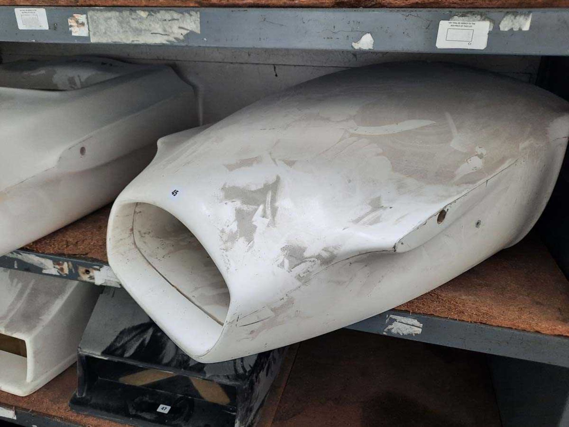 +VAT Lola T140 fibreglass nose