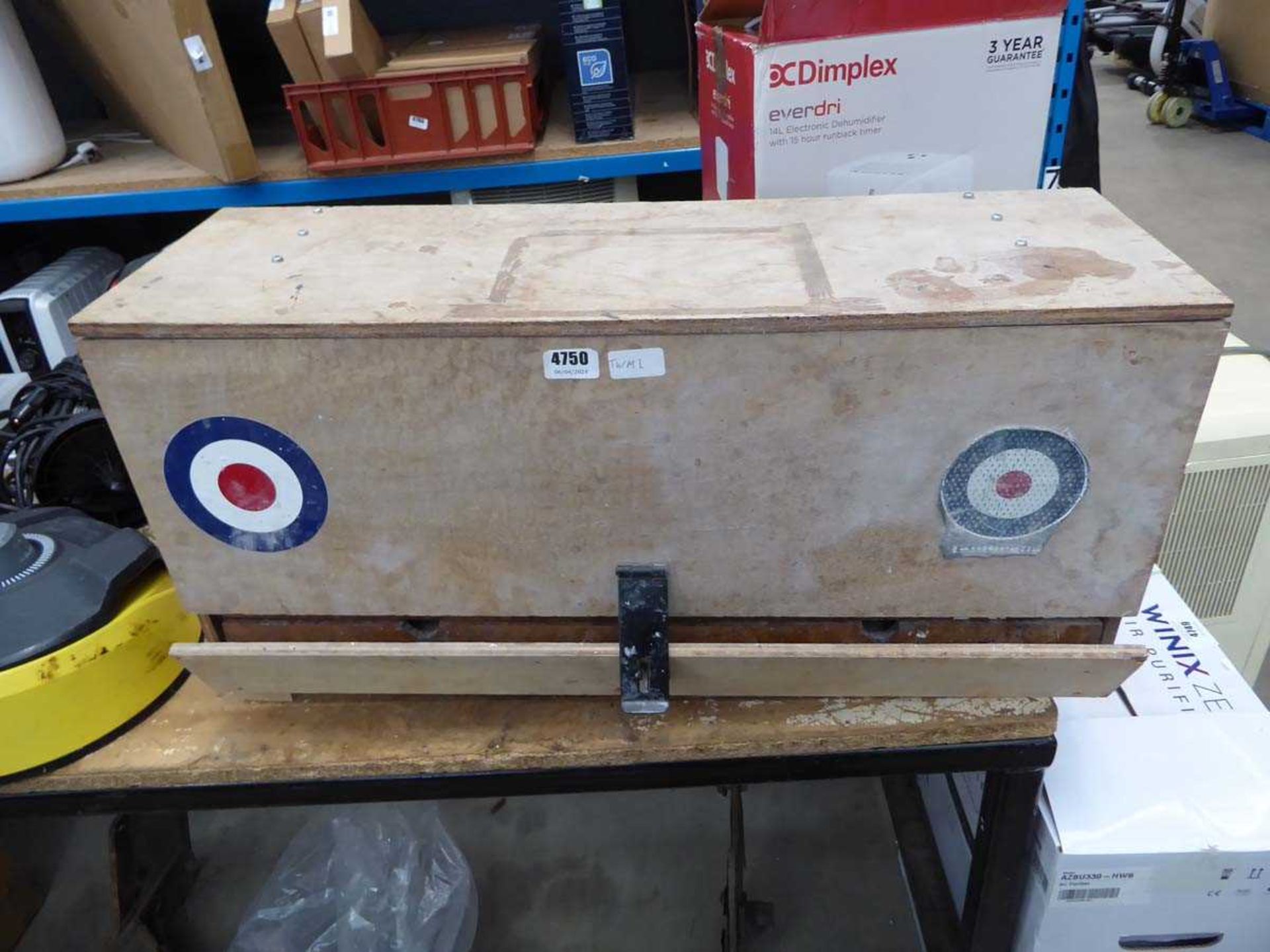 +VAT Carpenters type tool chest with tooling; brushes, rollers, snips, spanners etc - Image 3 of 4