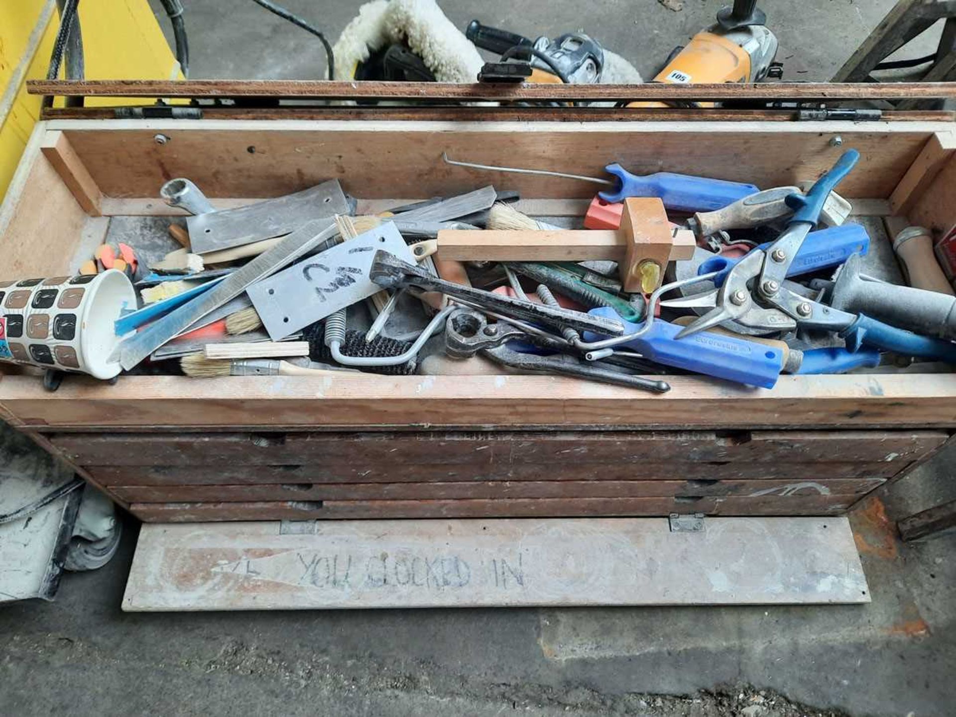 +VAT Carpenters type tool chest with tooling; brushes, rollers, snips, spanners etc - Image 2 of 4