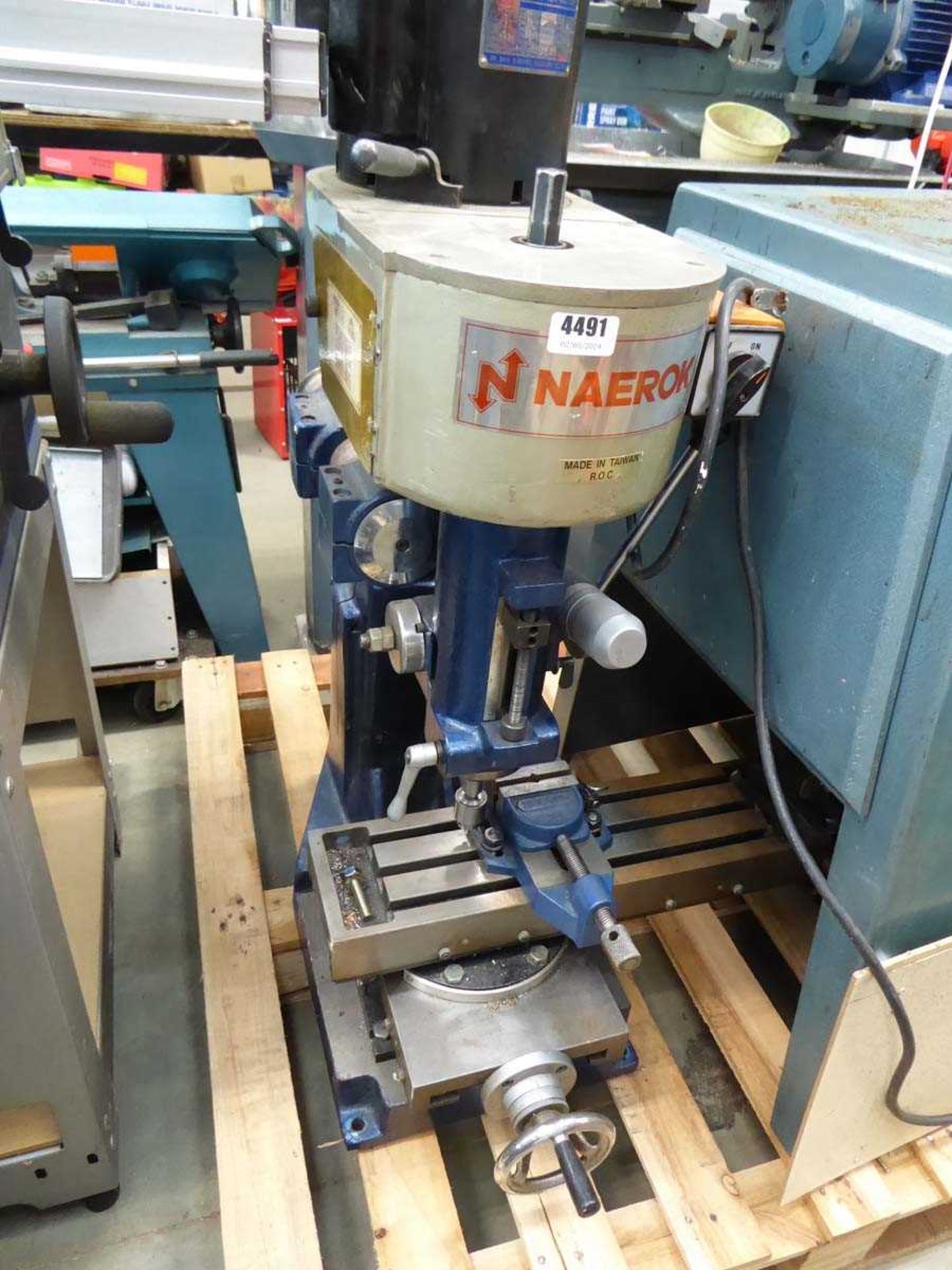 Naerok large milling drill with stand - Image 2 of 2