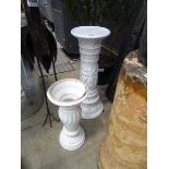 White pot stand and pot