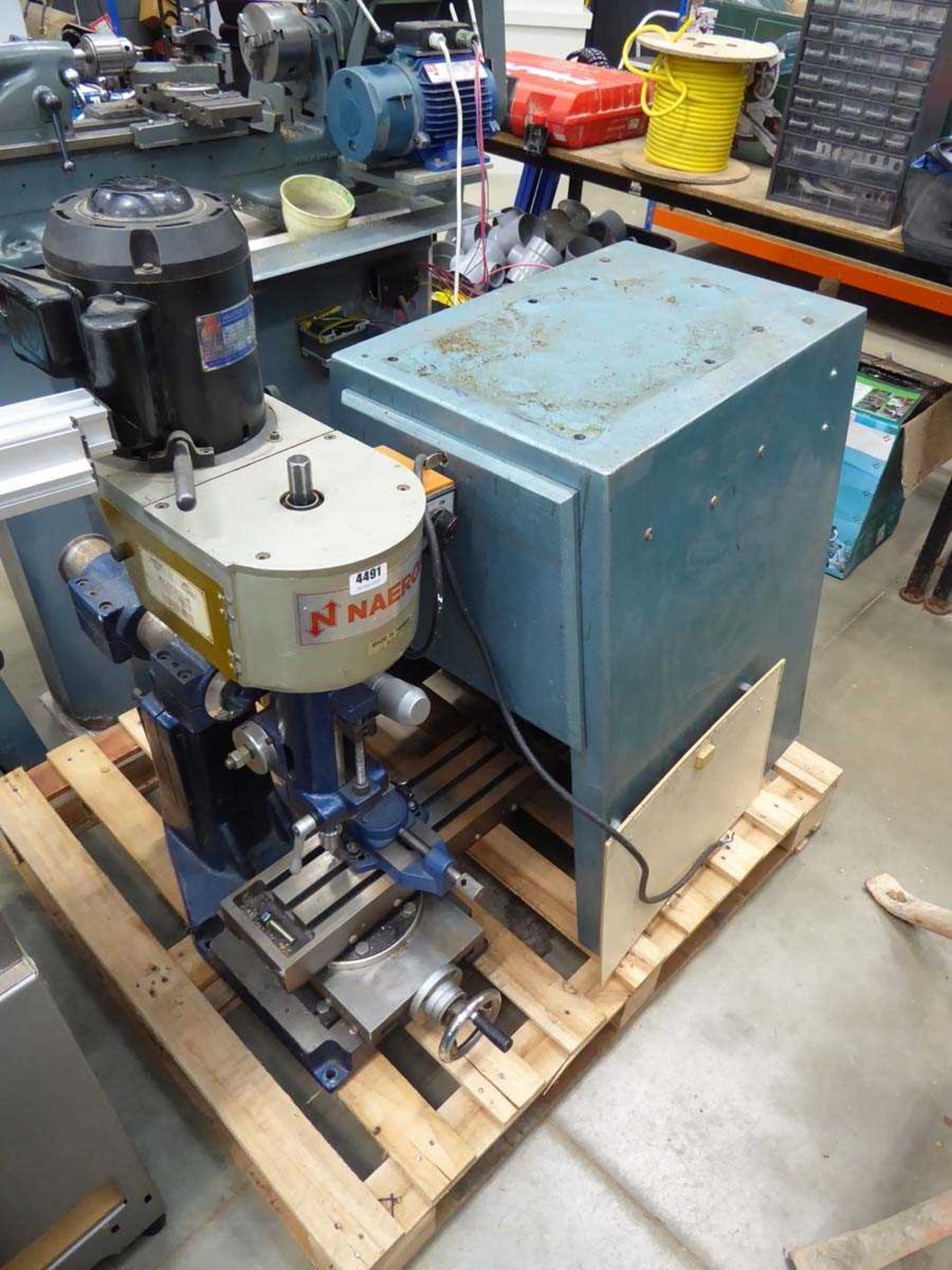 Naerok large milling drill with stand
