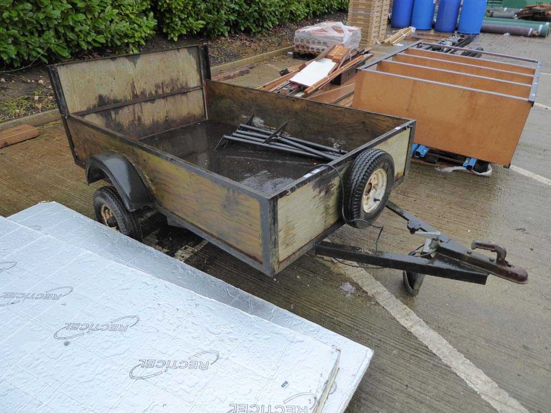 2 wheeled metal trailer