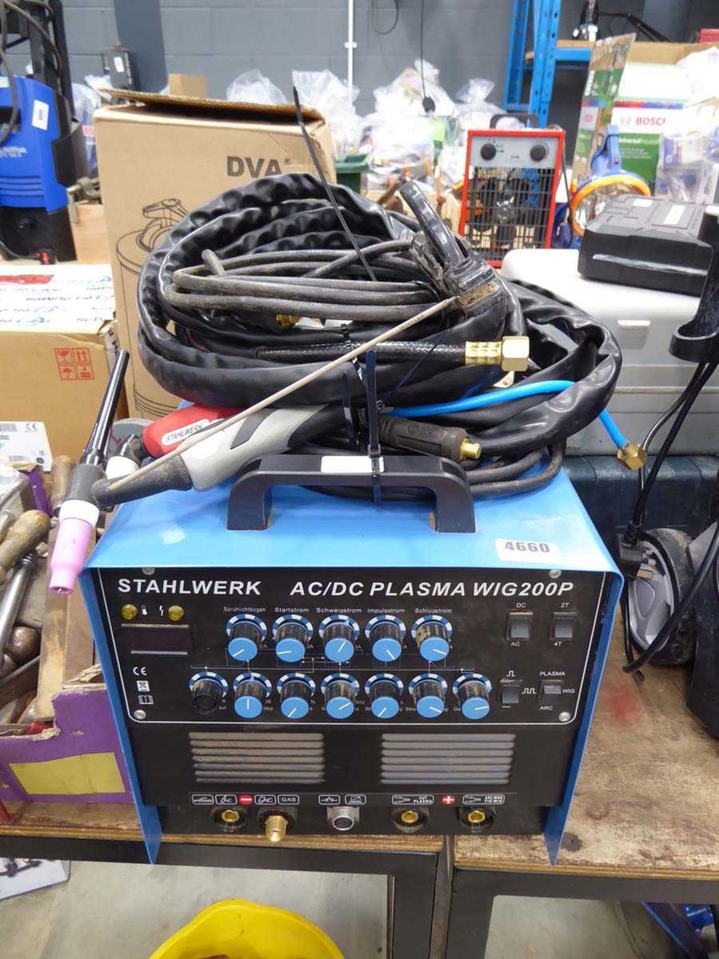 Stahlwerk AC/DC plasma cutter with leads