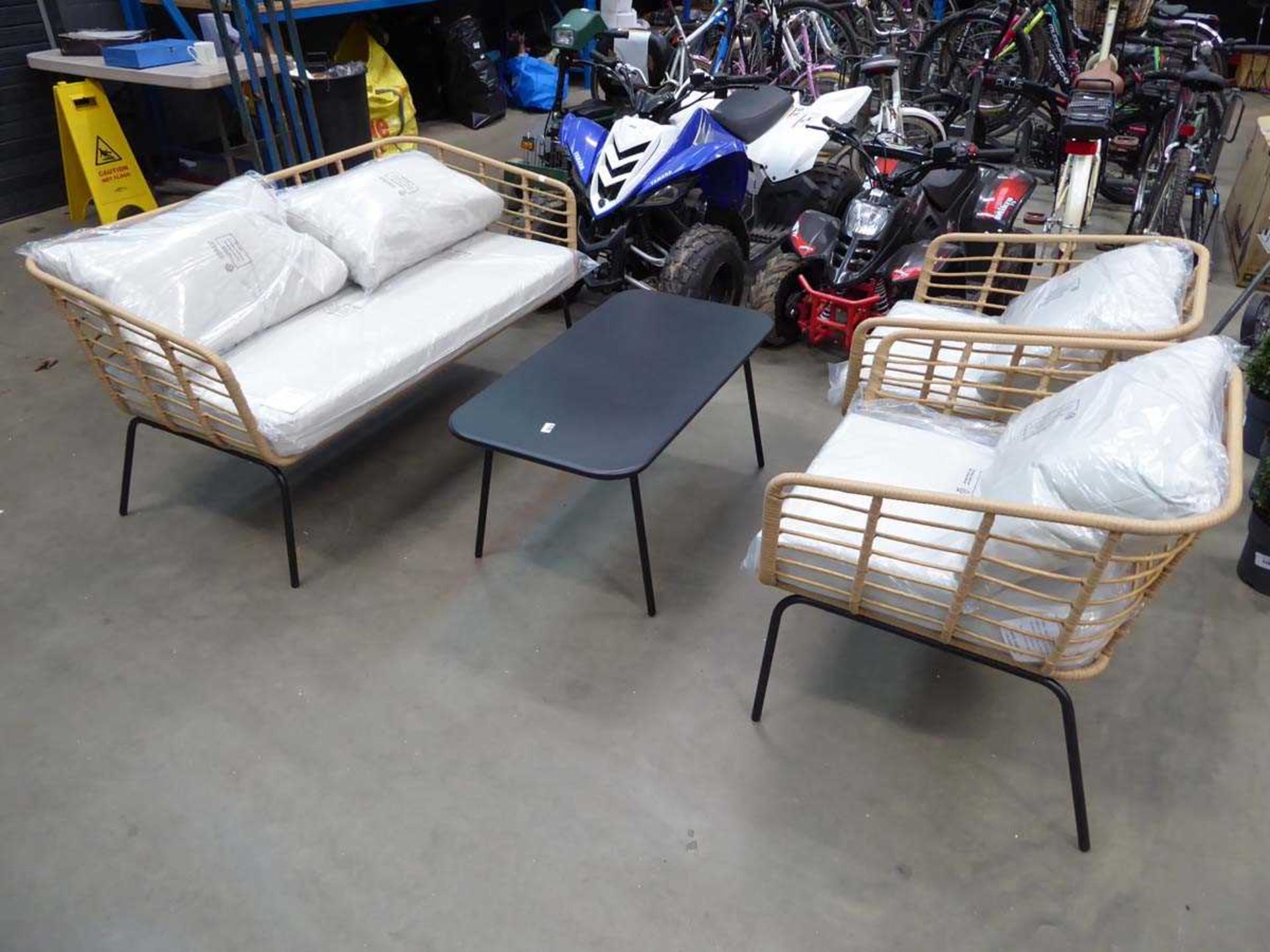 4 piece garden set consisting of 2 seater sofa, 2 chairs and rectangular metal table - Image 2 of 2