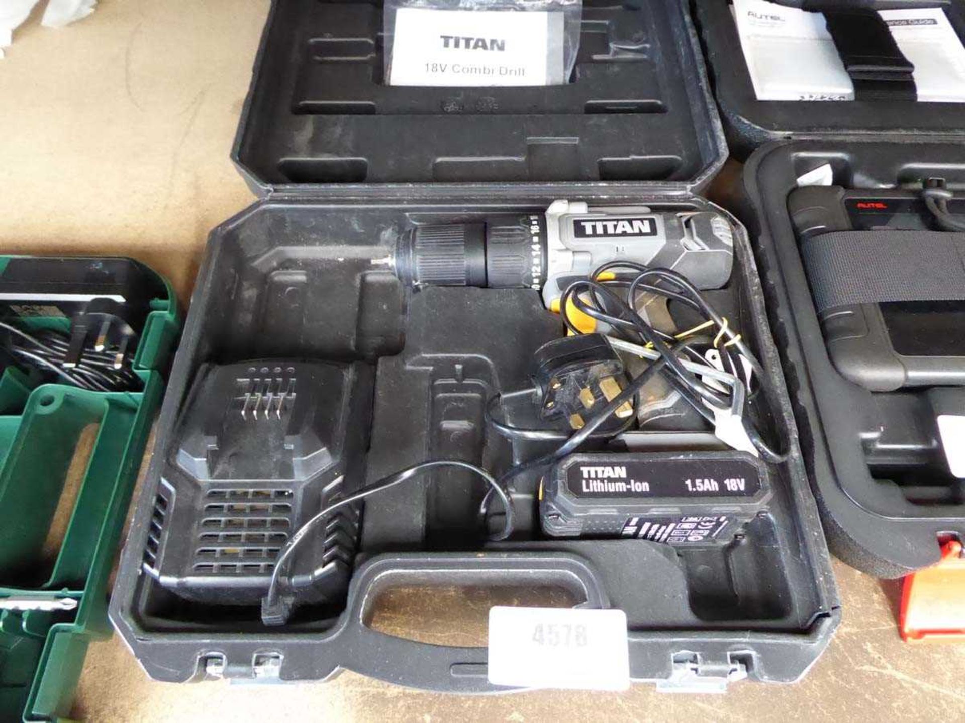 +VAT Titan battery drill with 1 battery and charger