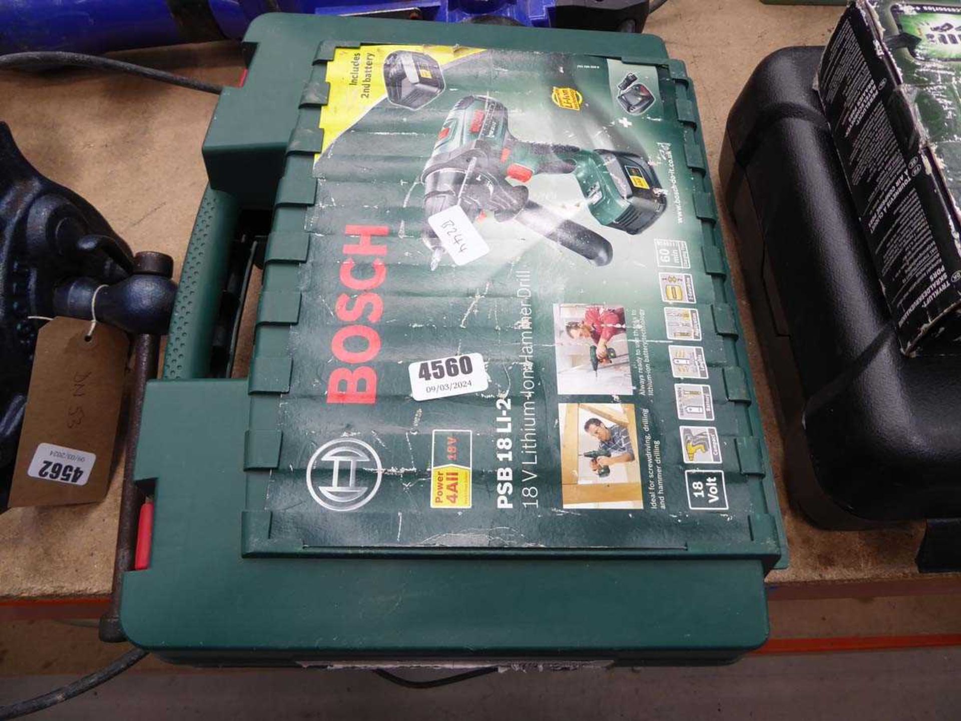 Bosch battery drill with one battery and charger - Image 2 of 2