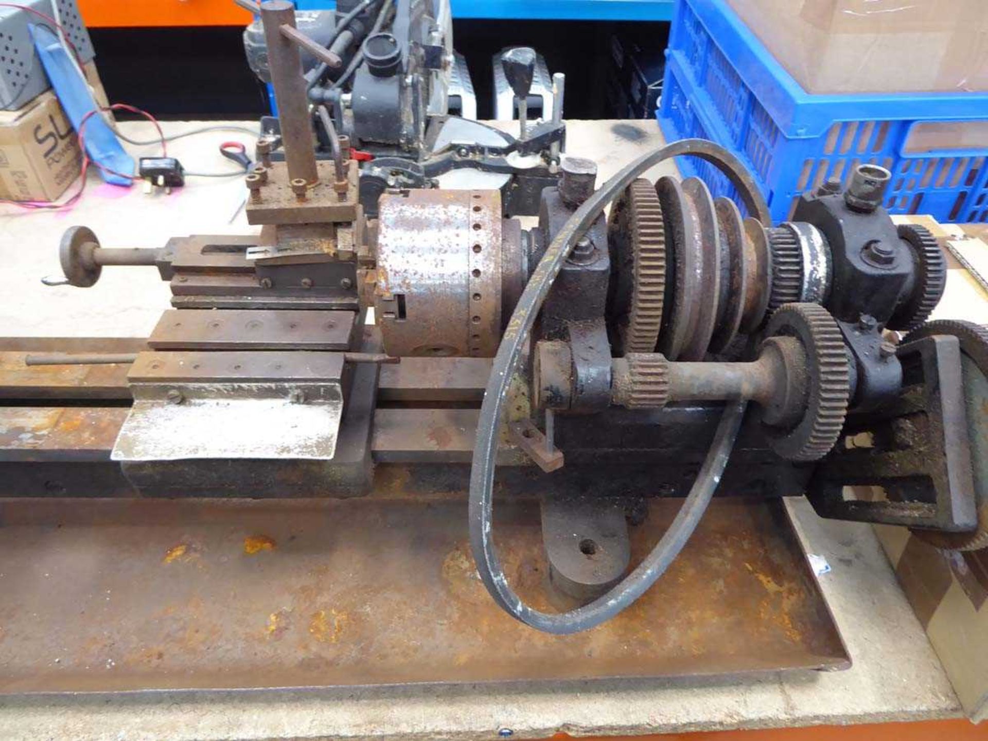 Metal working lathe with 2 boxes of tooling and accessories - Image 2 of 3