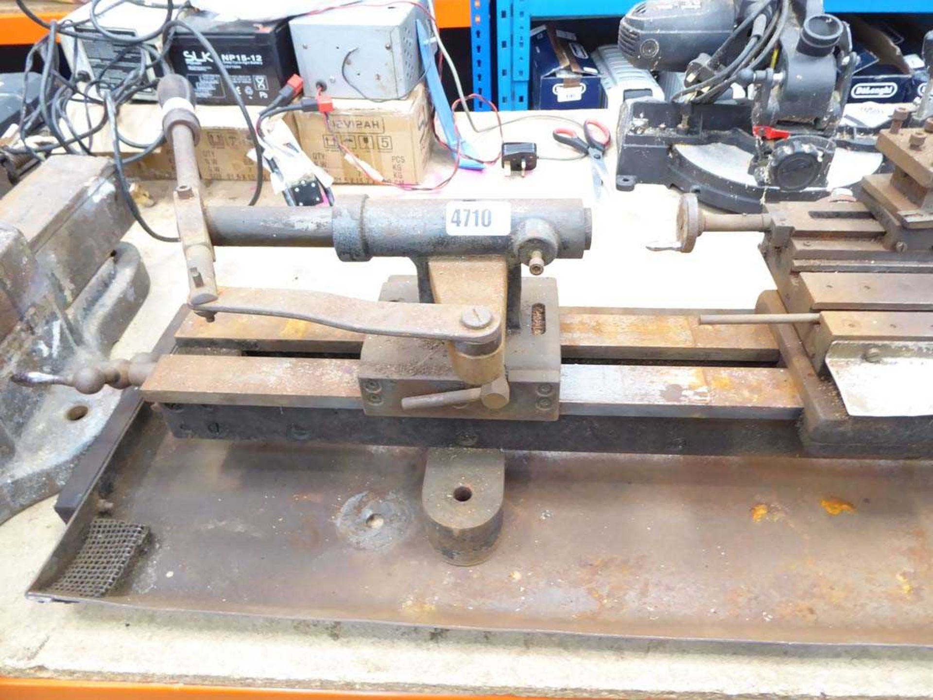 Metal working lathe with 2 boxes of tooling and accessories - Image 3 of 3