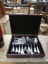 Cased set of kings pattern cutlery