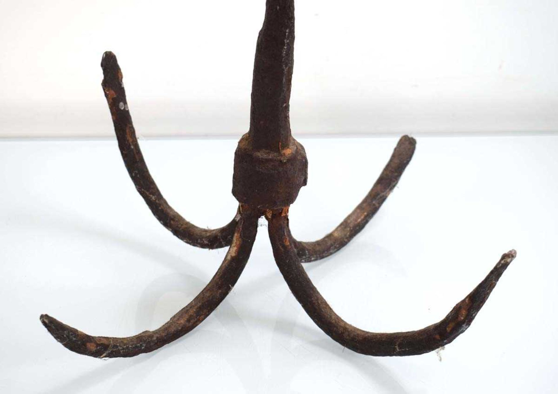 A 19th or 20th century cast iron grapnel anchor/grappling hook, h. 59 cm - Image 3 of 3