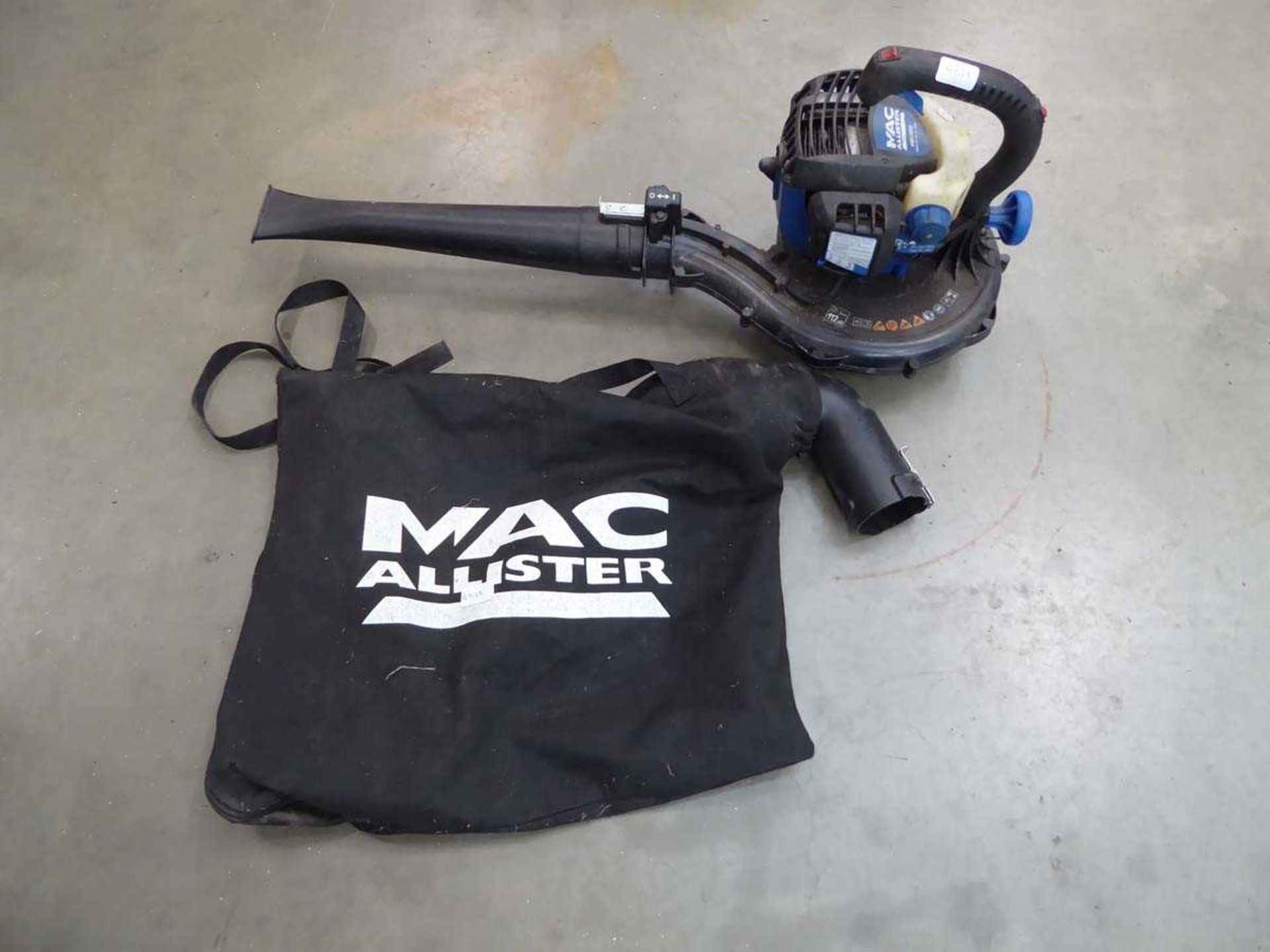 Mac Allister petrol powered leaf blower