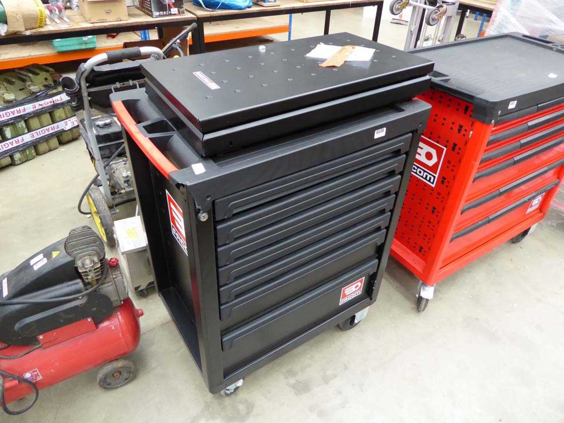 Facom wheeled toolbox with drawers