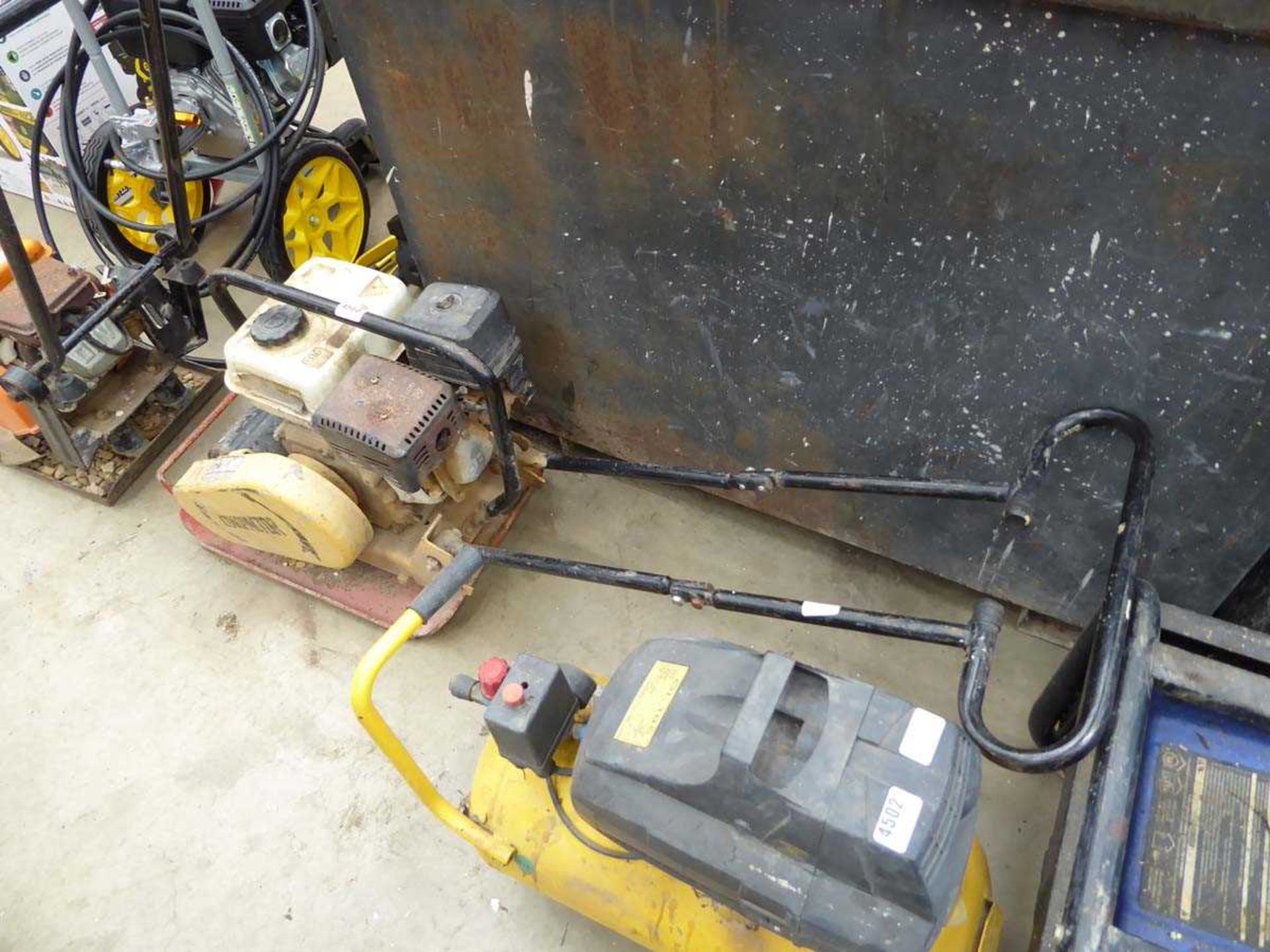 Petrol powered wacker plate