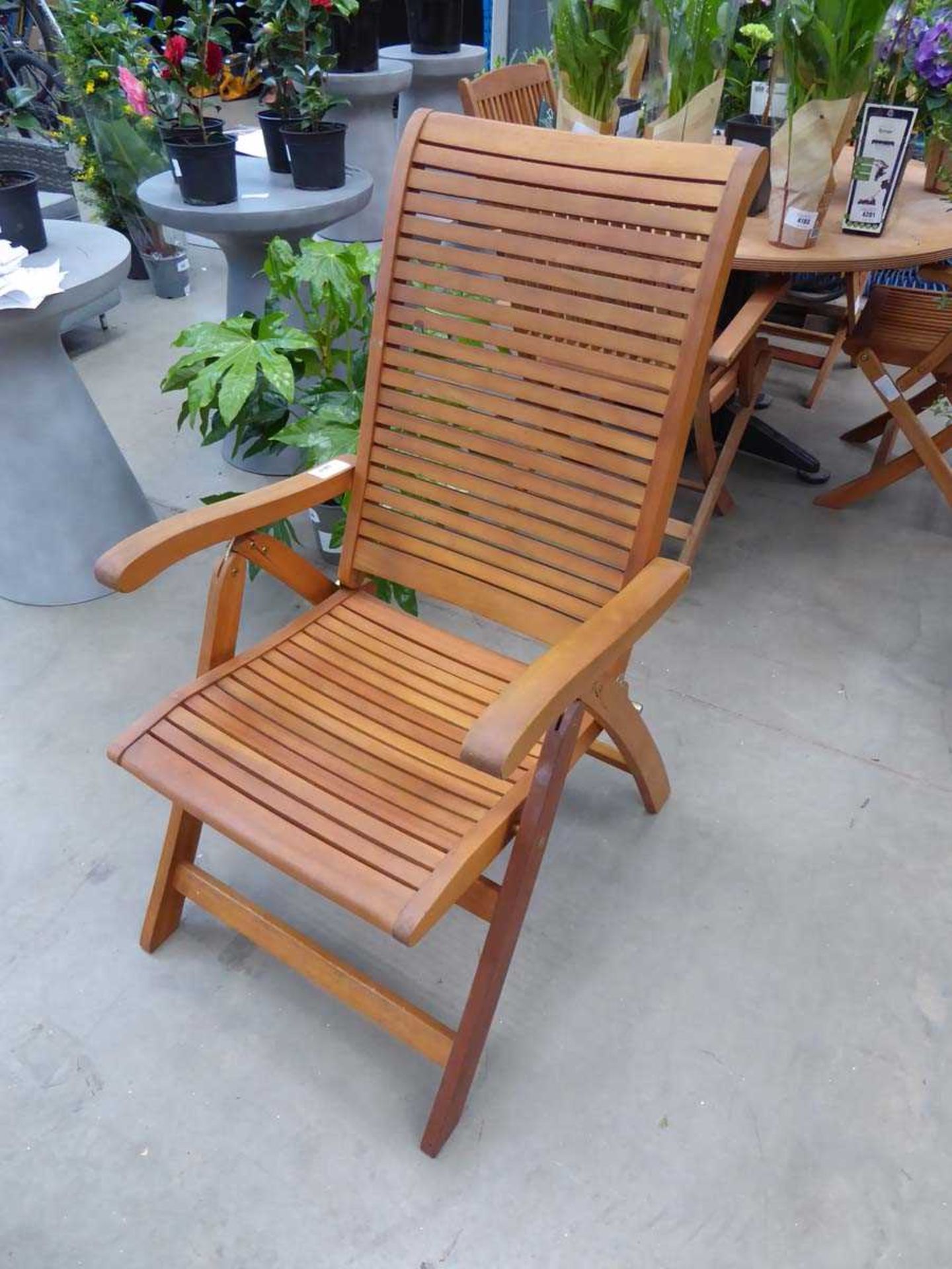 Wooden fold up garden chair