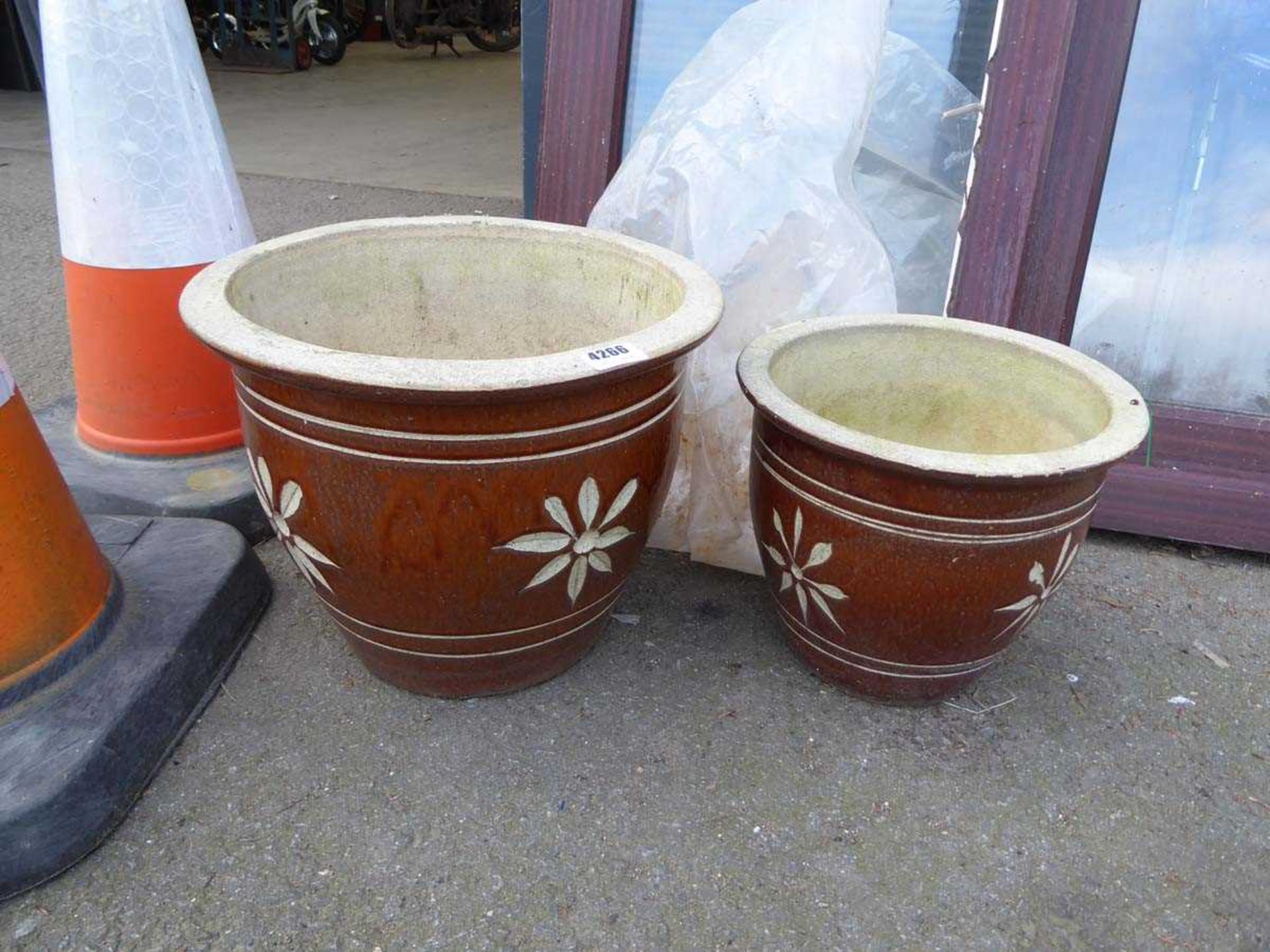 2 x garden pots