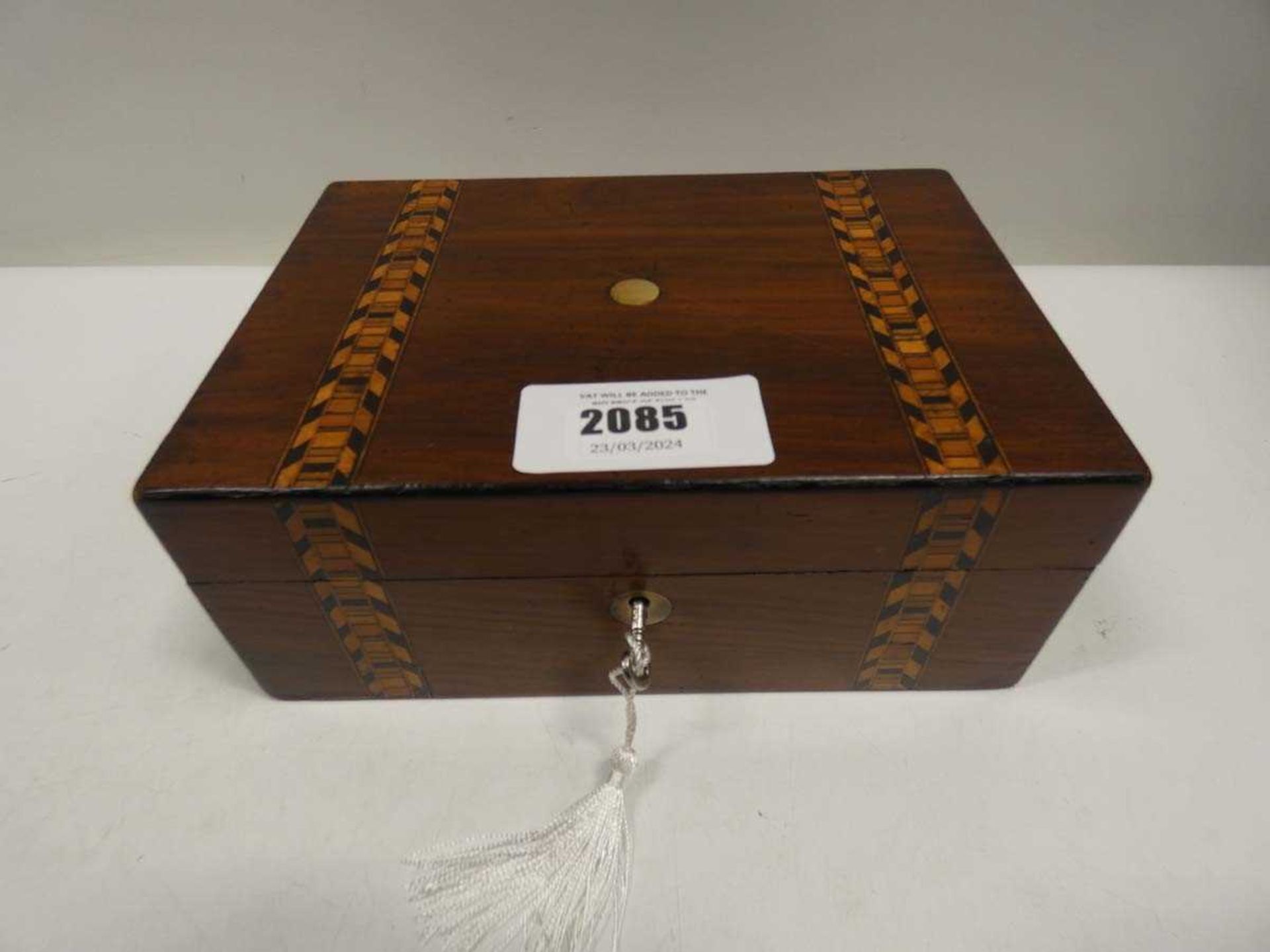 +VAT 1980's wooden jewellery box