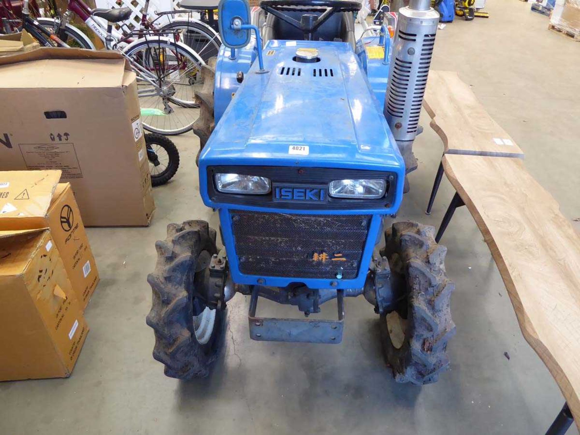 ISEKI Tx 1410 Mini Tractor, showing 570 hours - Image 2 of 8