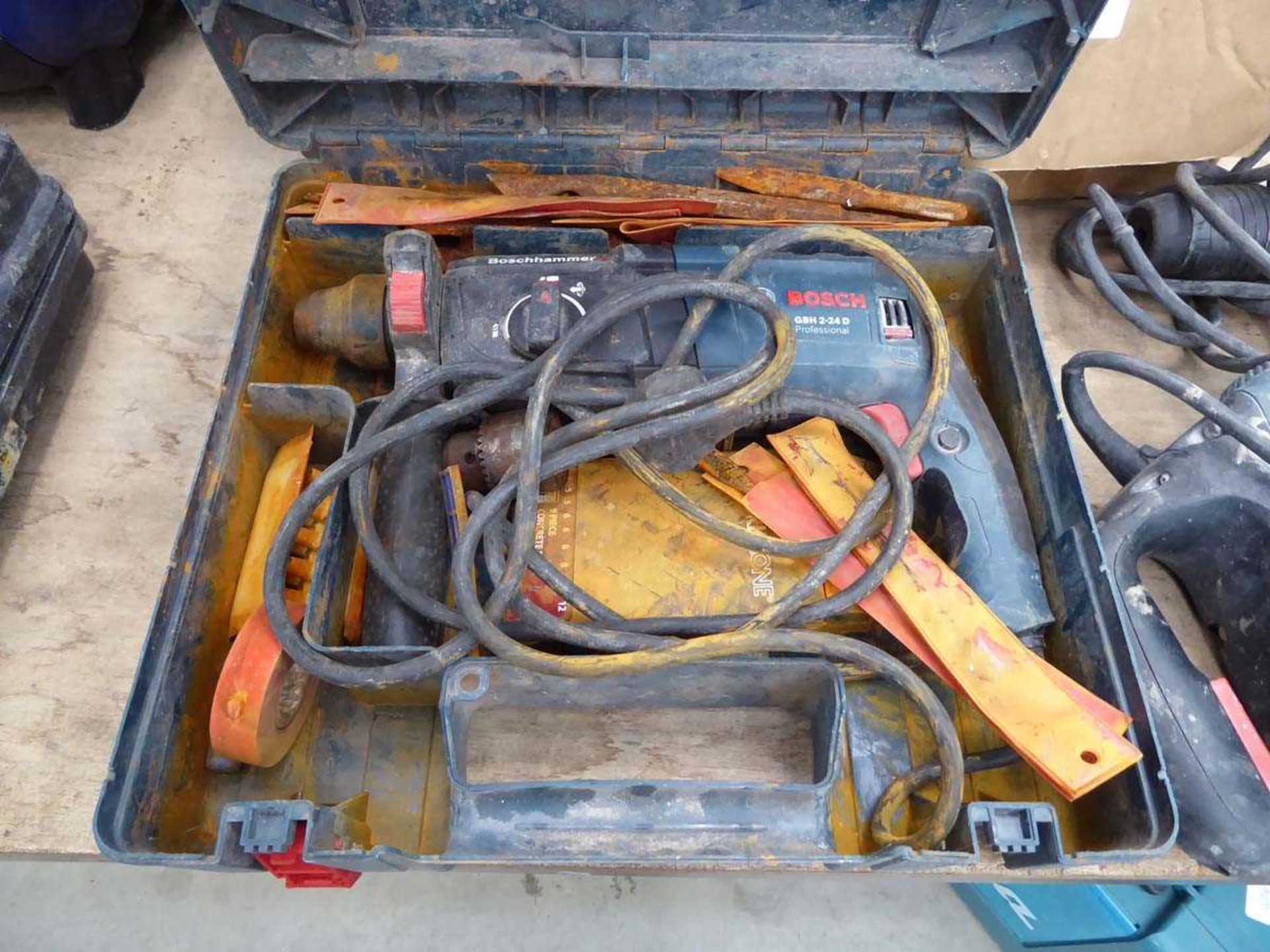 Bosch 240v SDS drill in carry case