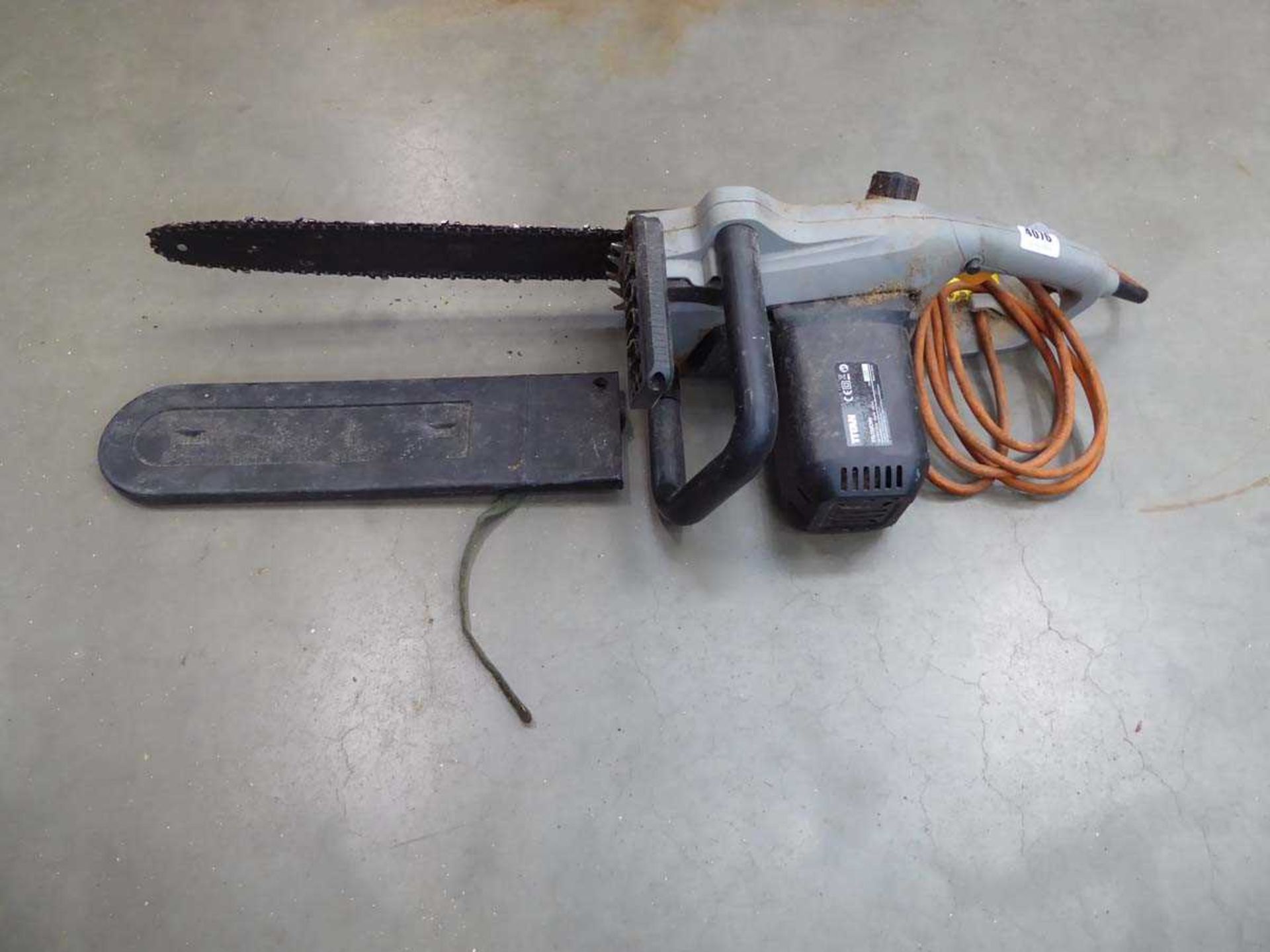 Titan 240v chainsaw