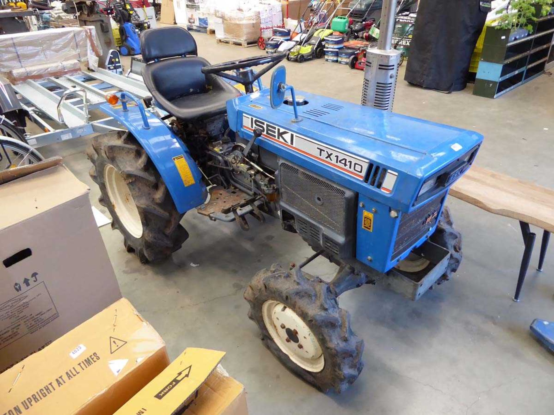 ISEKI Tx 1410 Mini Tractor, showing 570 hours - Image 3 of 8