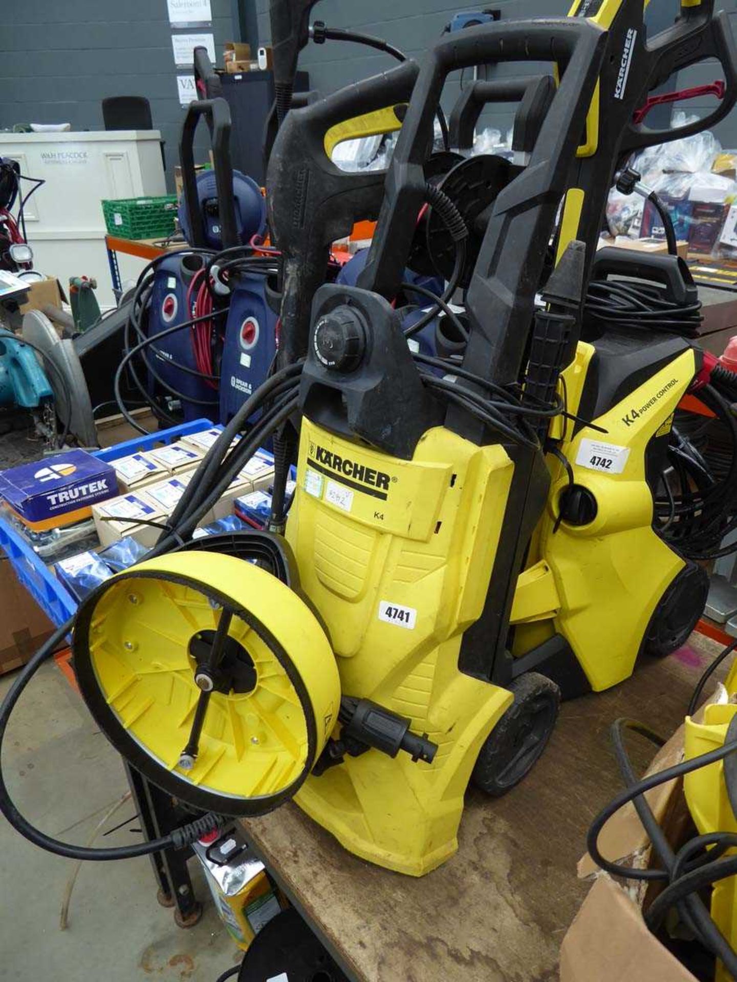 +VAT Karcher K4 pressure washer with lance and extra fittings