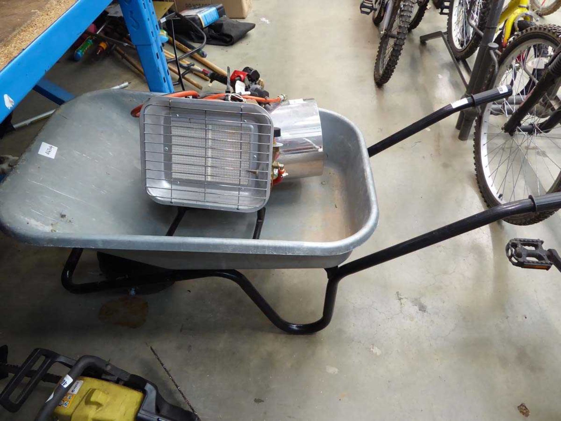 Plastic bodied wheelbarrow with 2 gas heaters