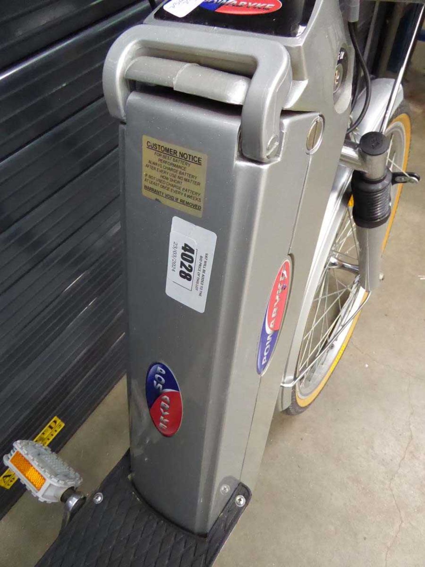 +VAT Electric Powabyke silver shopper bike - Image 2 of 5