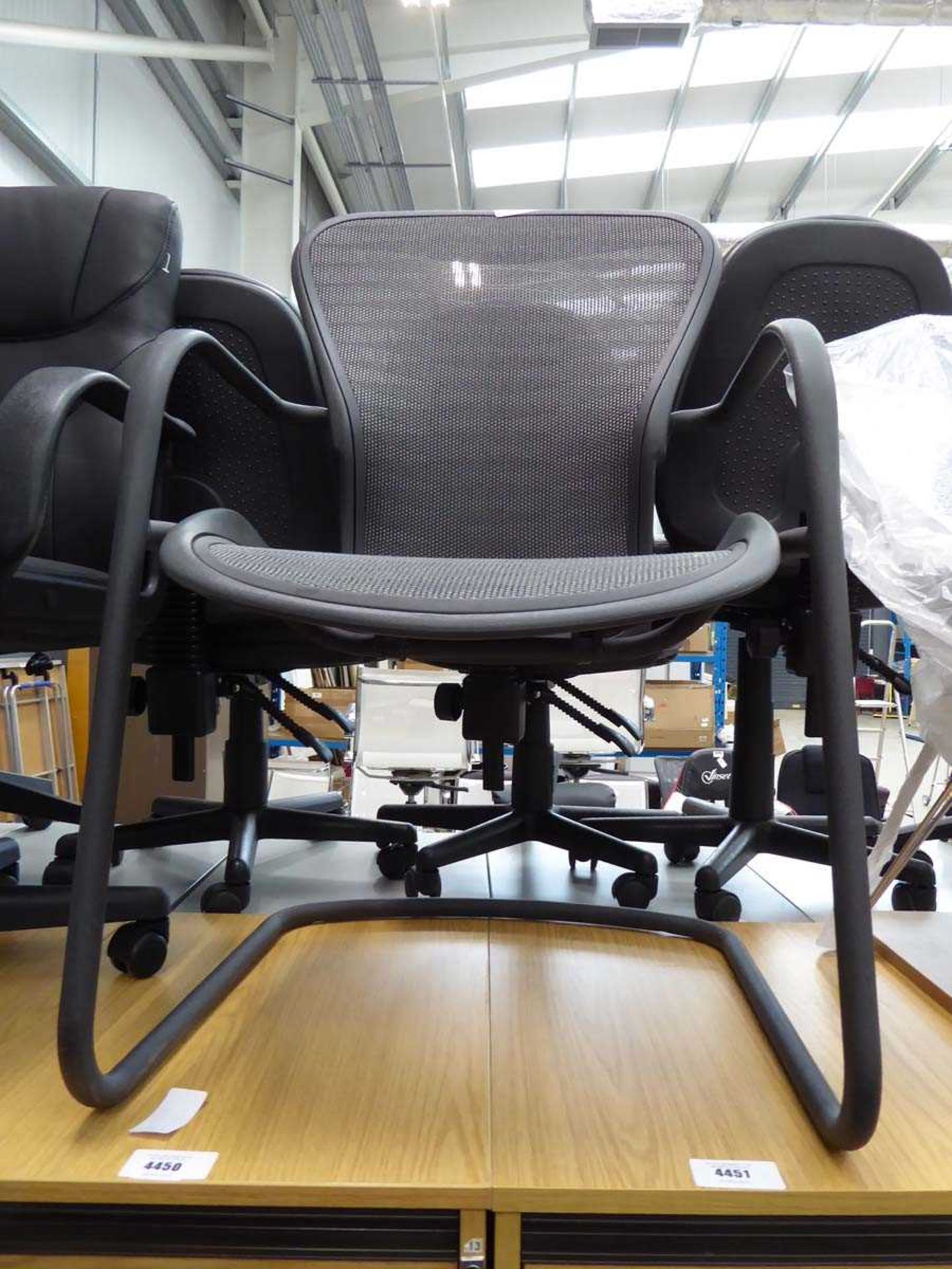 Mesh office slide chair in grey