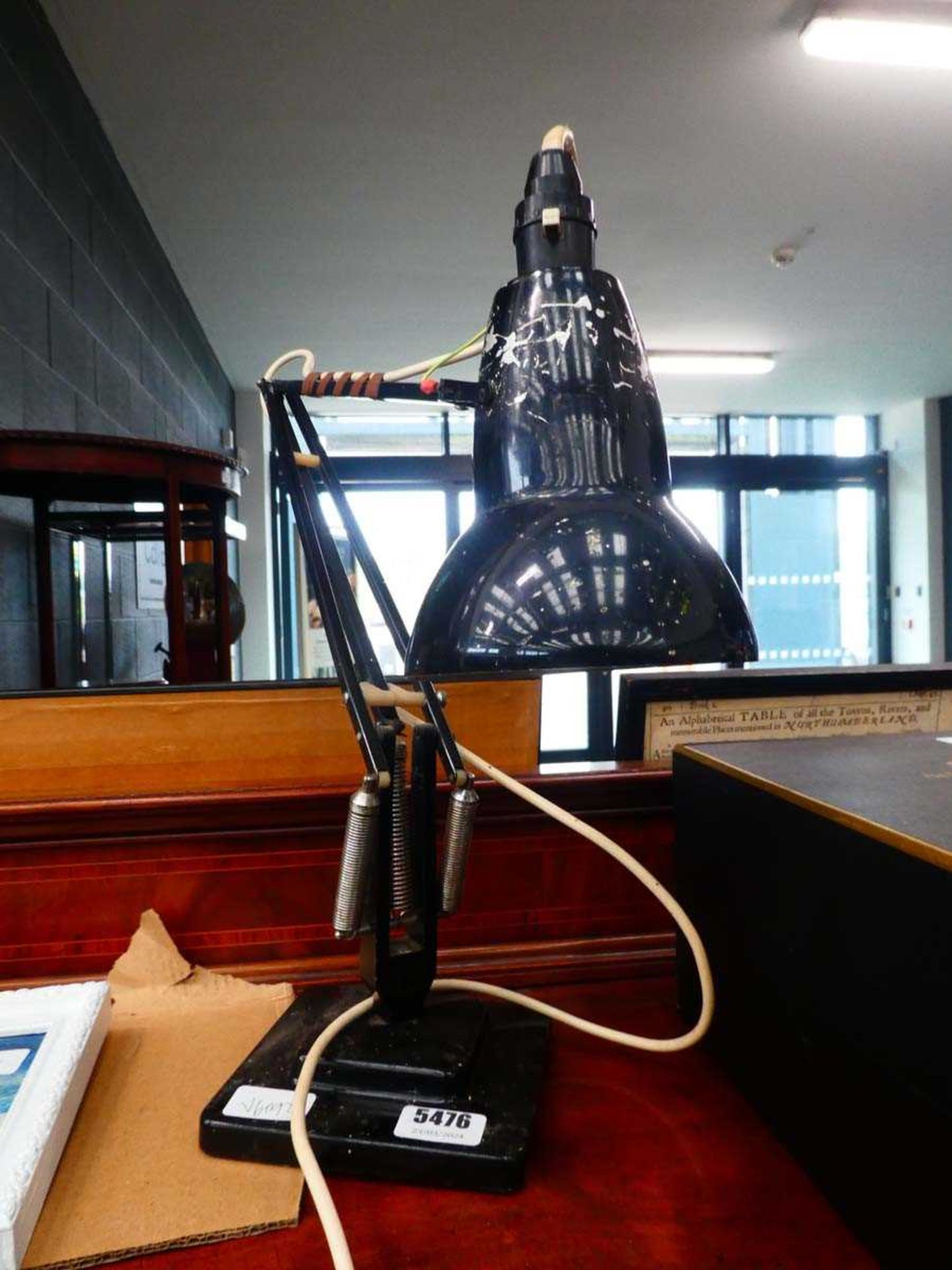 Angle poised desk lamp