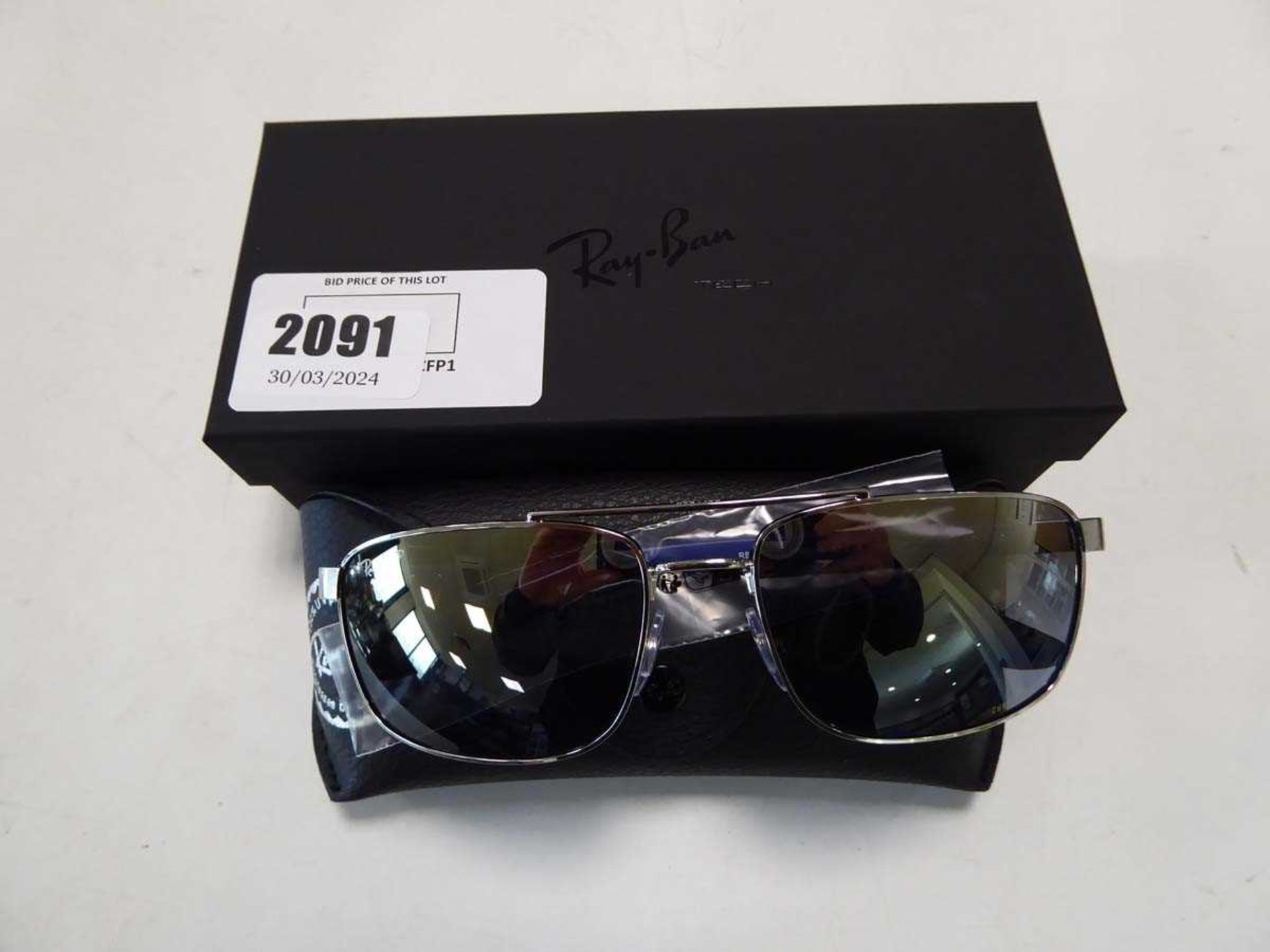 +VAT Ray-Ban sunglasses in case and box