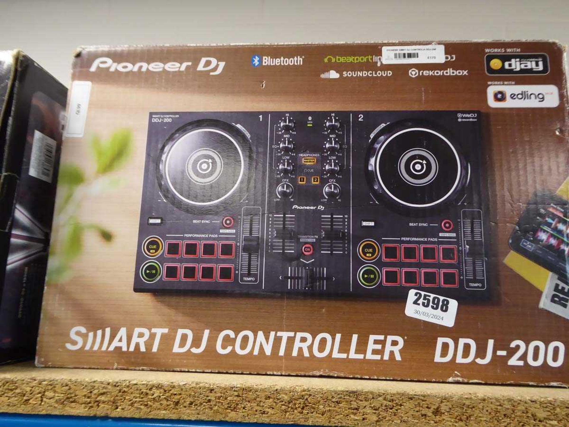 Pioneer DJ smart DJ controller DDJ-200