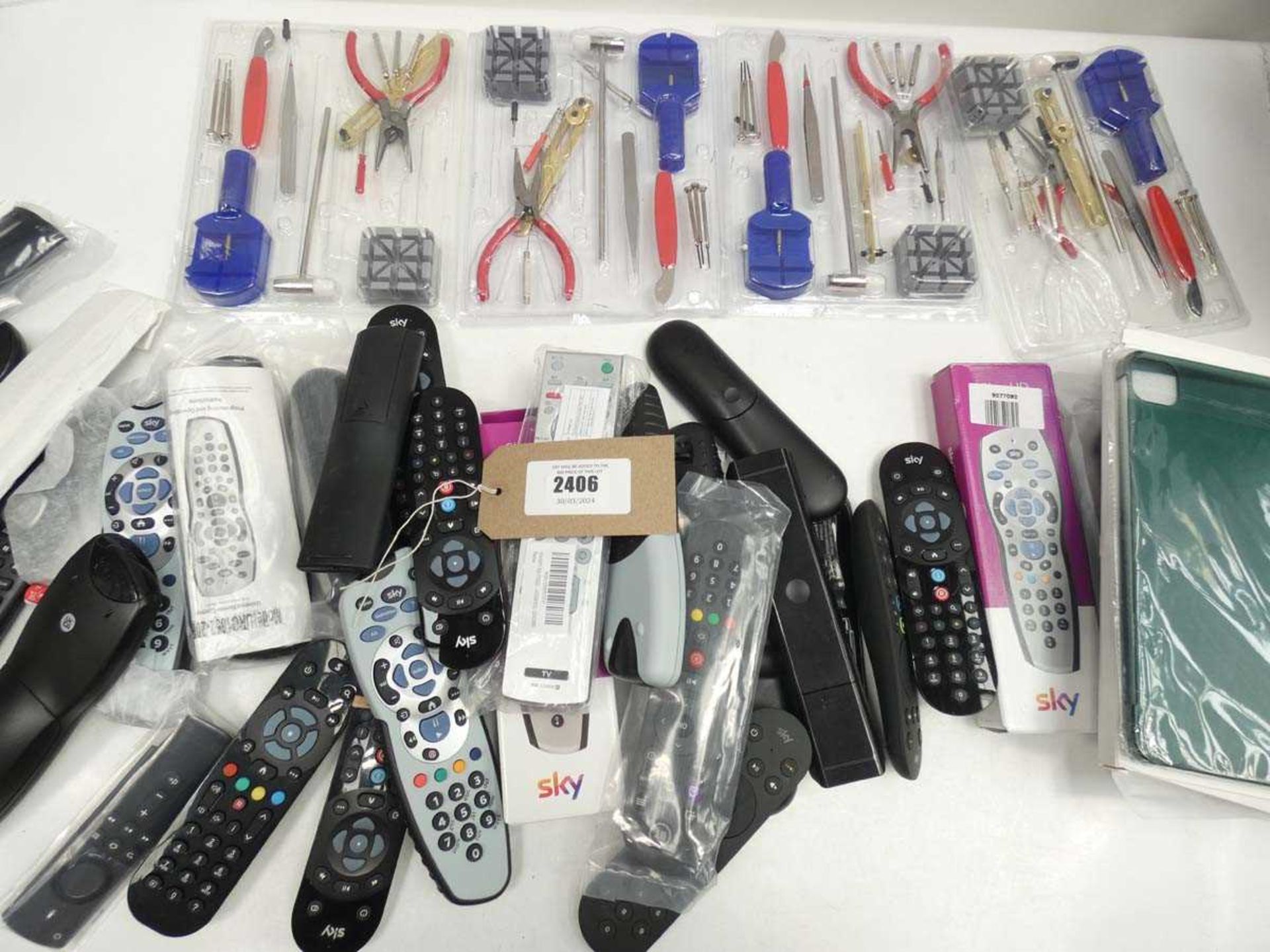 +VAT Quantity of remote controls, tablet cases and watch repair kits