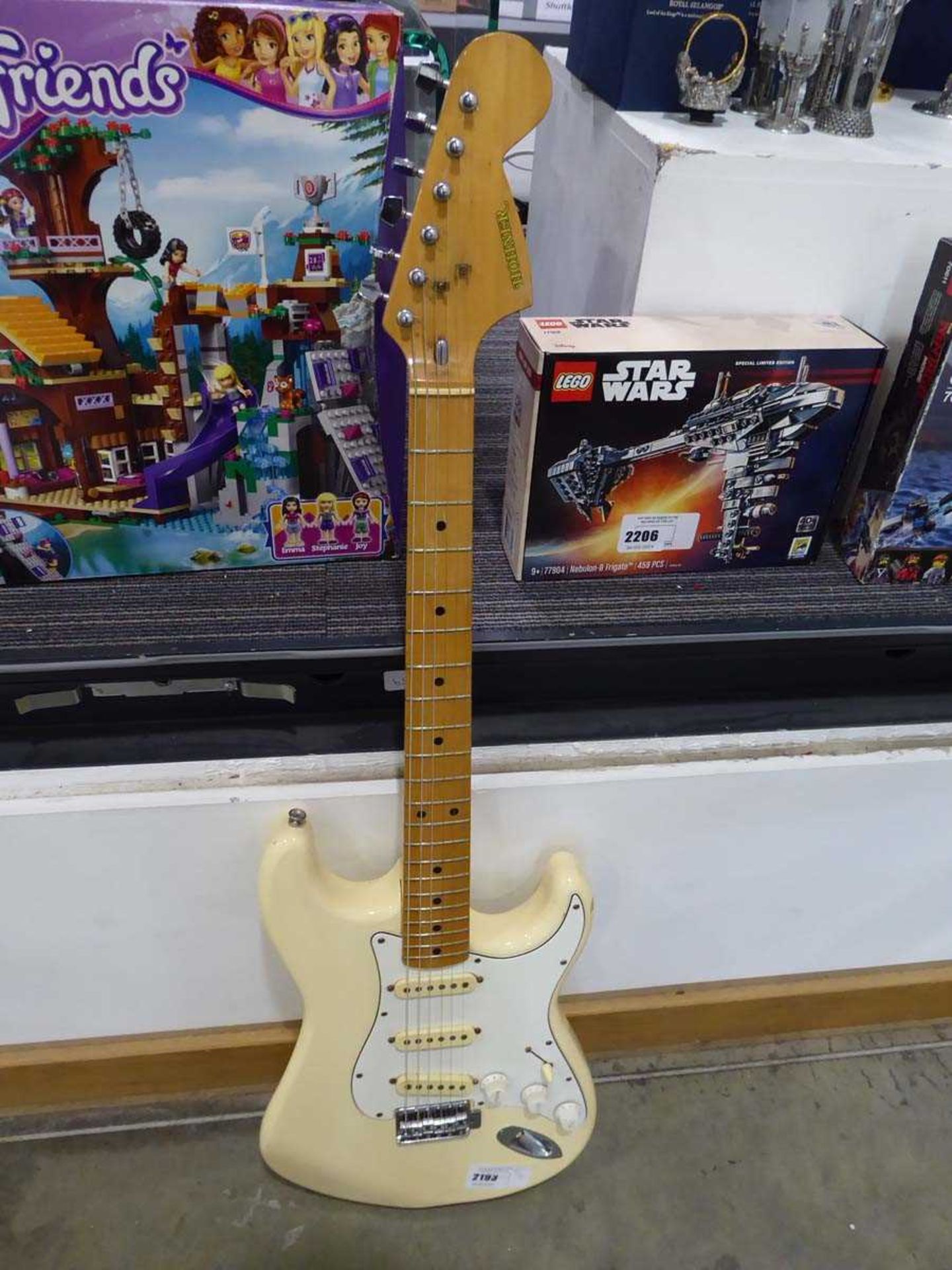 +VAT Hohner electric guitar in cream and white with case