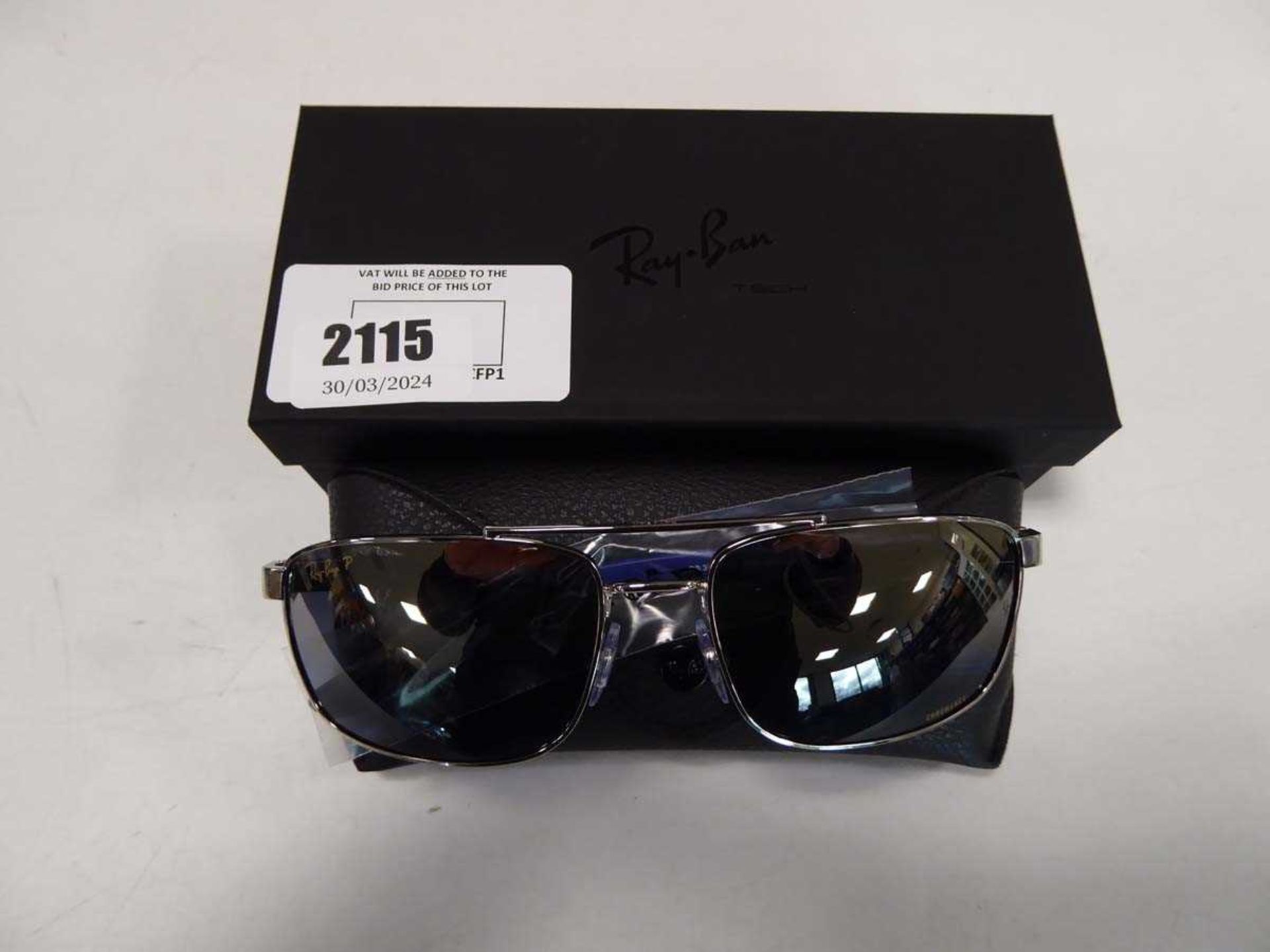 +VAT Ray-Ban sunglasses in case and box