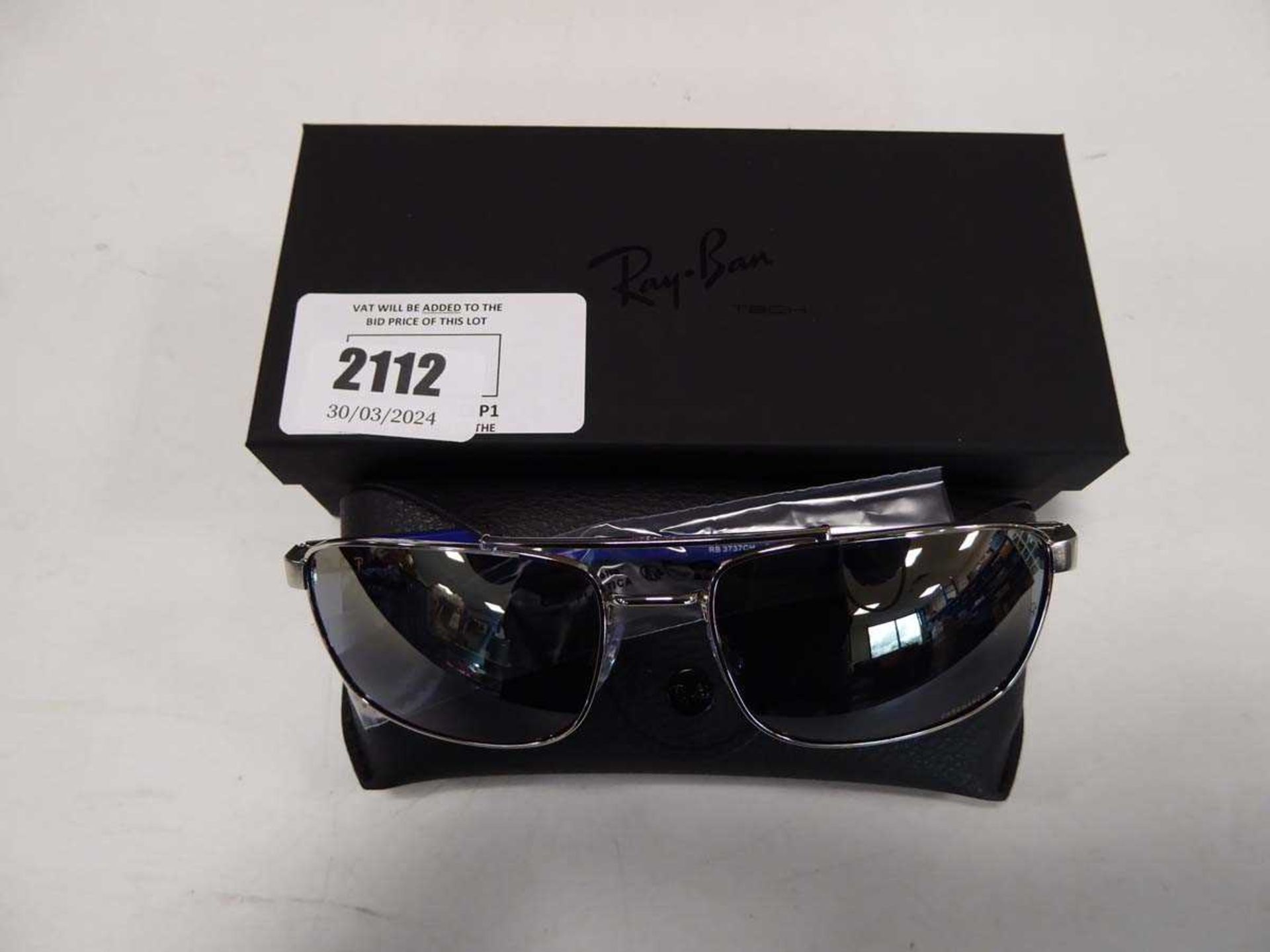 +VAT Ray-Ban sunglasses in case and box