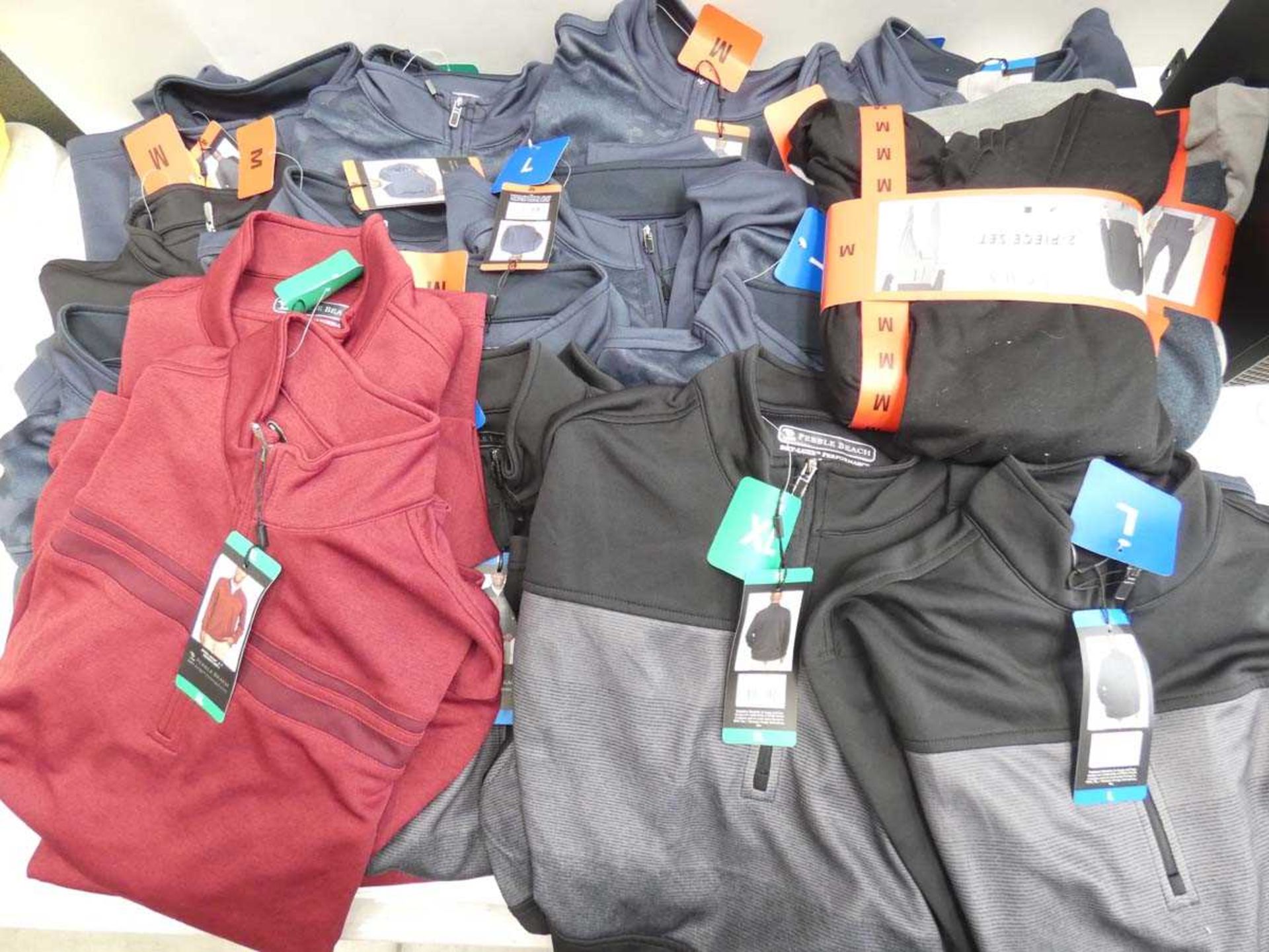 +VAT Approx. 18 men's Pebble Beach dry lux performance fleeces, and 2 Jachs NY 2-piece lounge