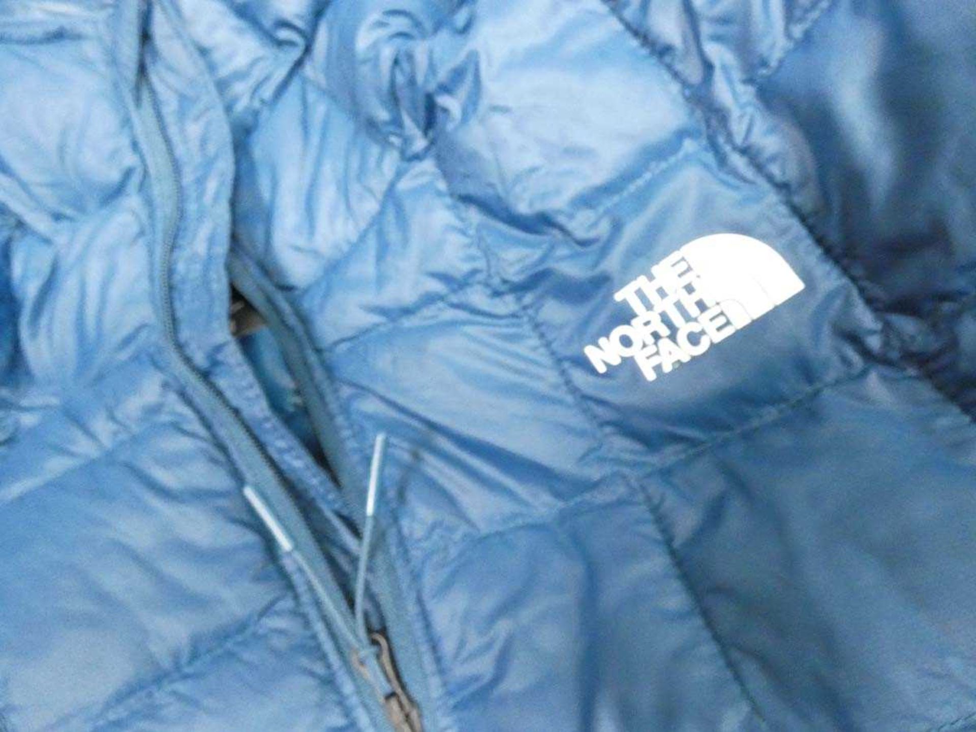 +VAT Various men's winter jackets and gilet, to include 1 Berghaus jacket in XL, Columbia jacket - Image 4 of 5