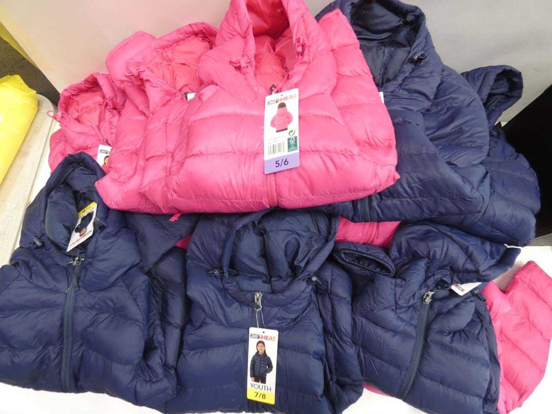 Approx. 15 children's 32 Degree Heat winter jackets, in various colours and sizes