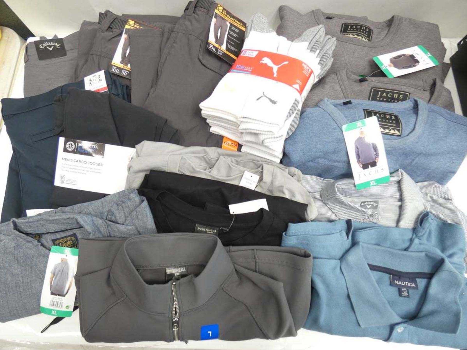 +VAT Approx. 15 items of mixed men's clothing to include trousers, jumpers, polo-shirts, fleeces