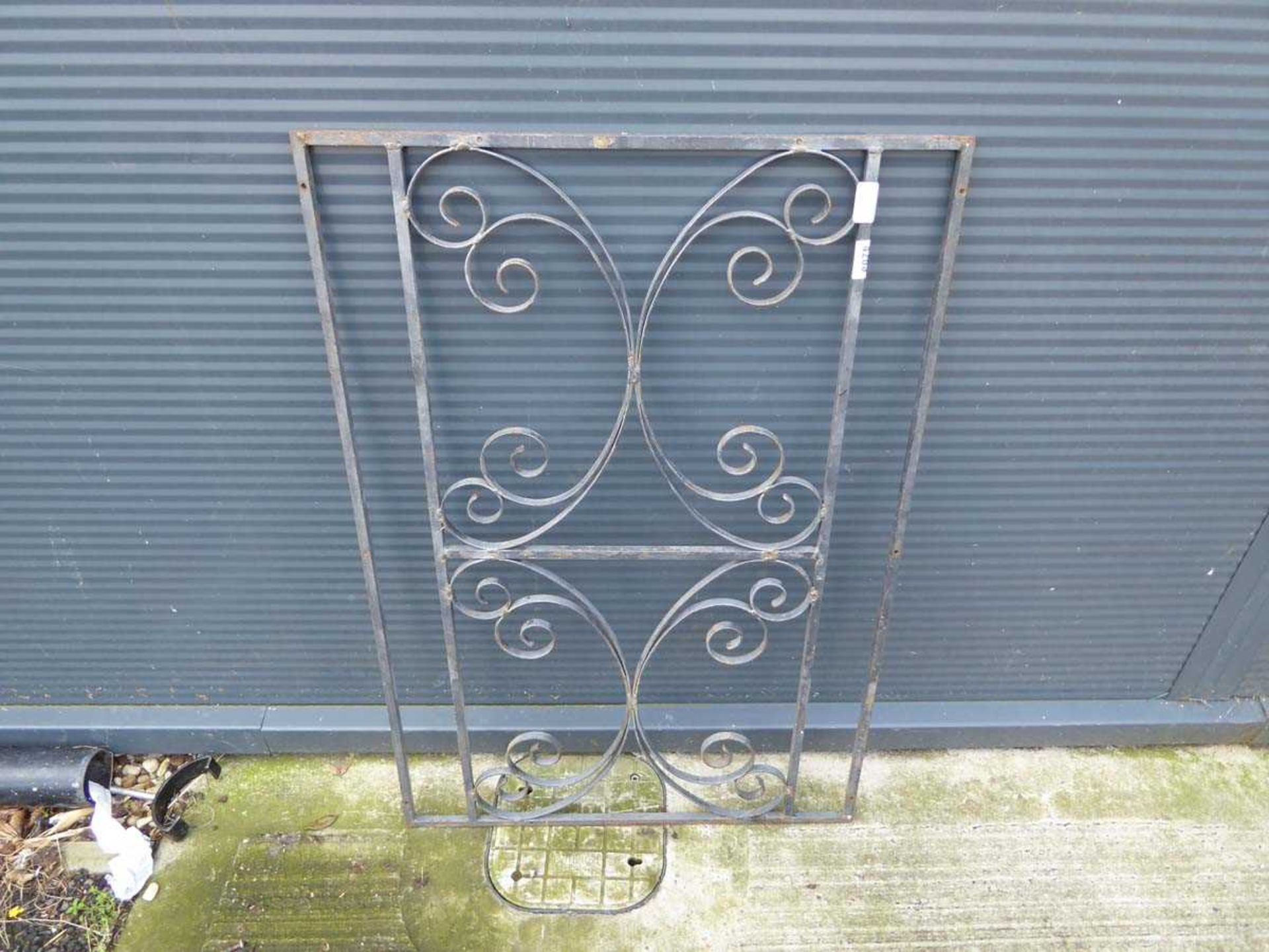 Metal gate panel