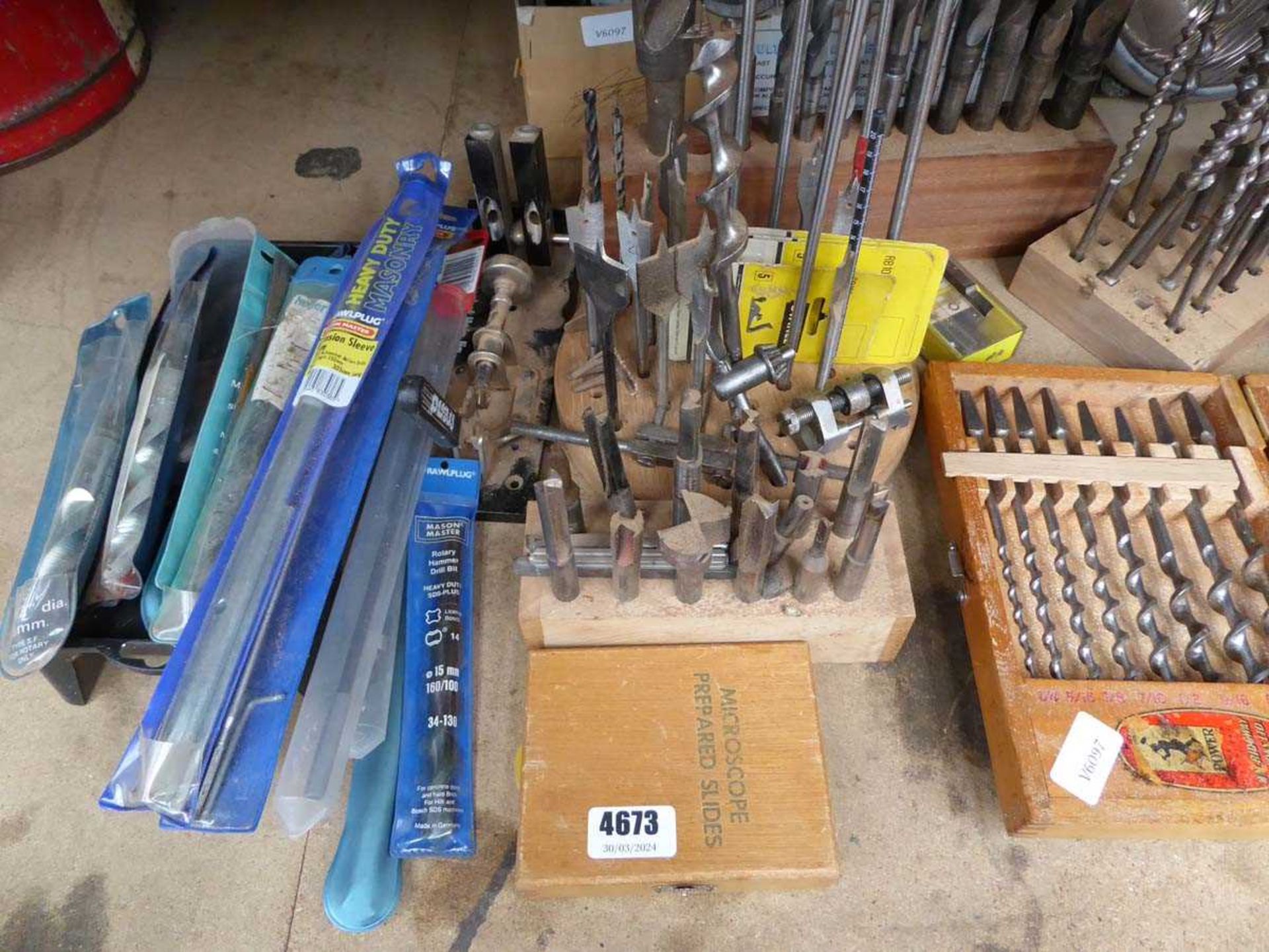 Large qty of assorted router bits and drill bits - Image 2 of 4