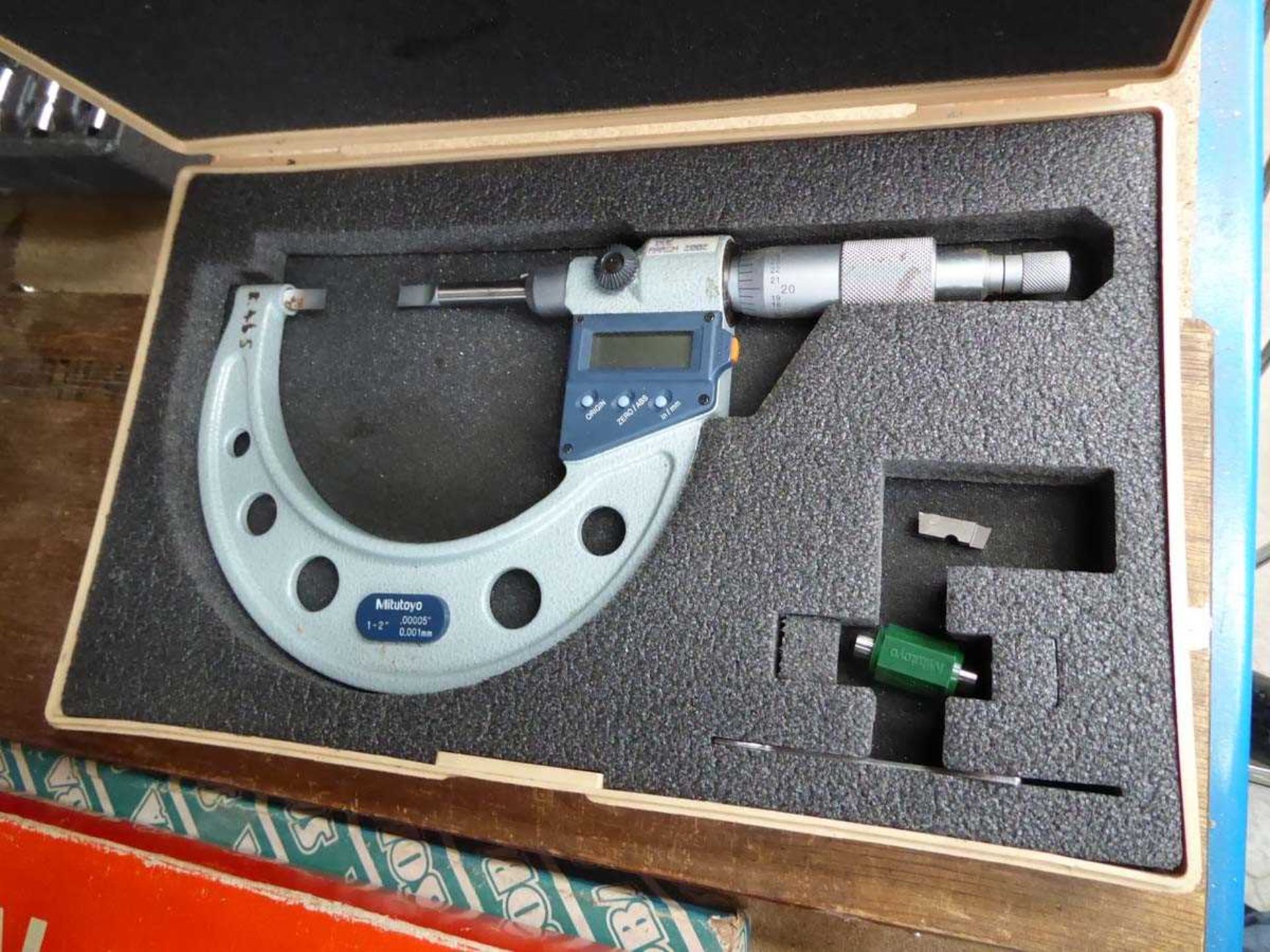 Qty of various measuring gauges including calipers, micrometers, etc - Bild 3 aus 3