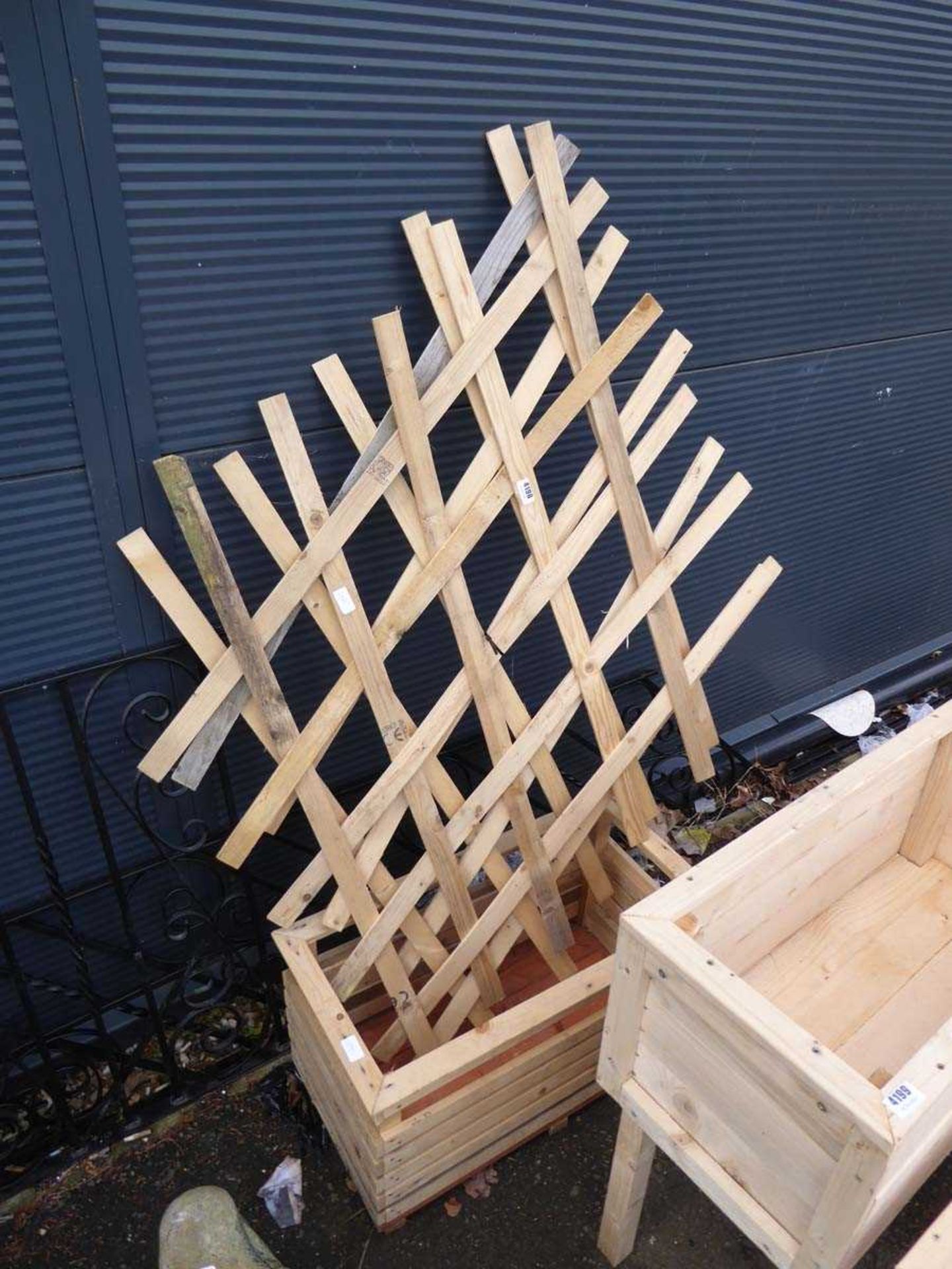 Small qty of trellis and a planter