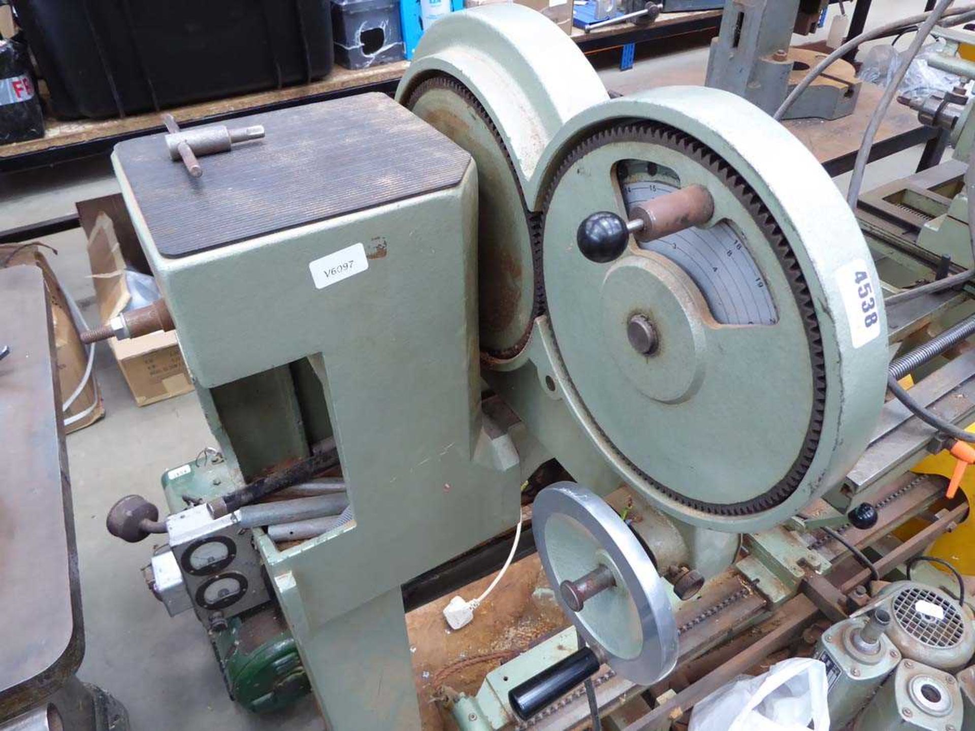 Hapco Albus woodturning copy lathe with 4ft bed and barley twist tooling, 3 phase electric - Image 3 of 5