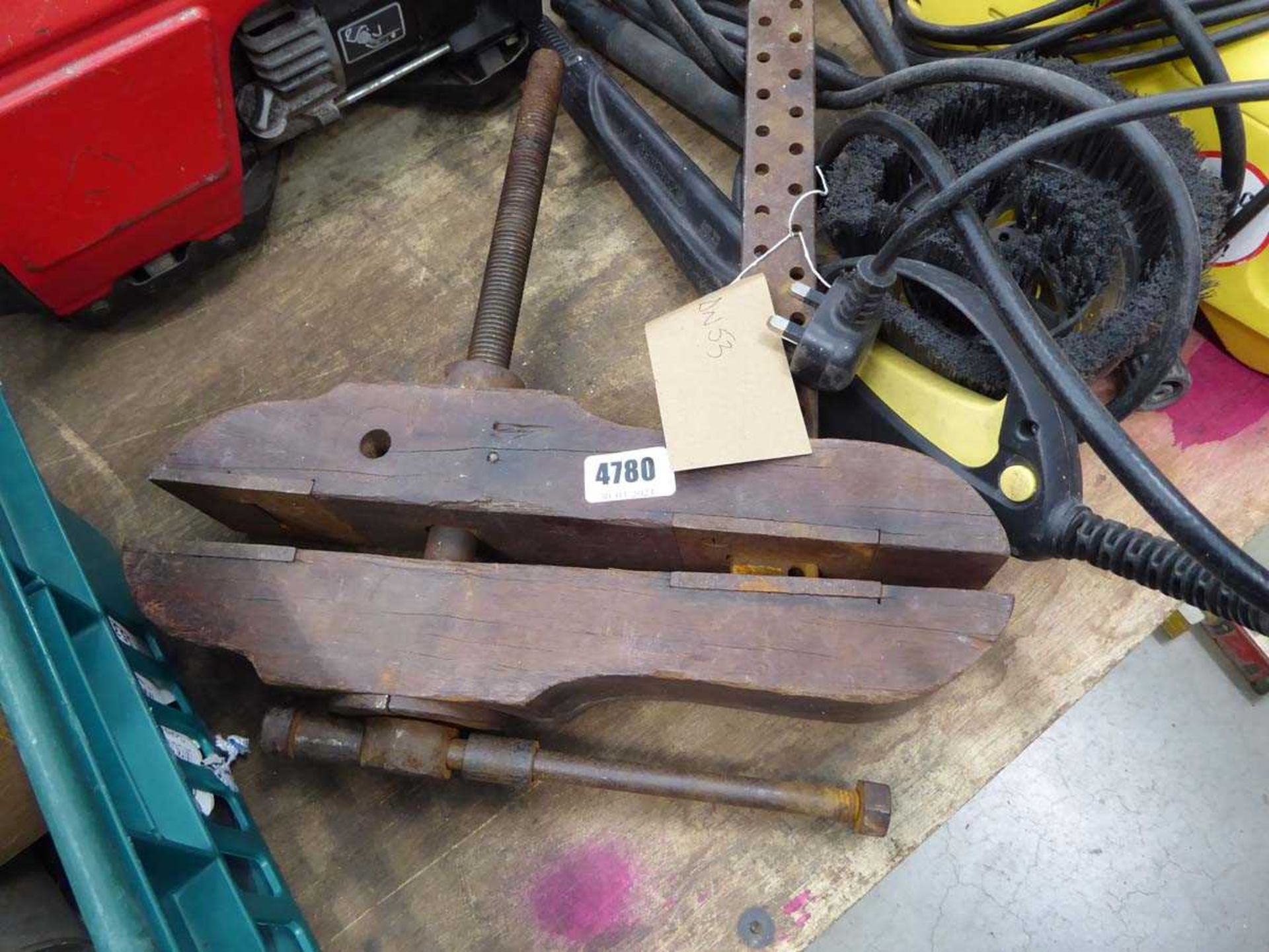 Large wooden clamp