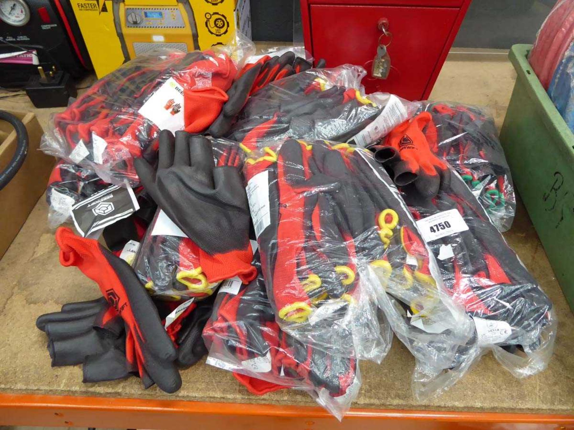 +VAT Qty of safety work gloves
