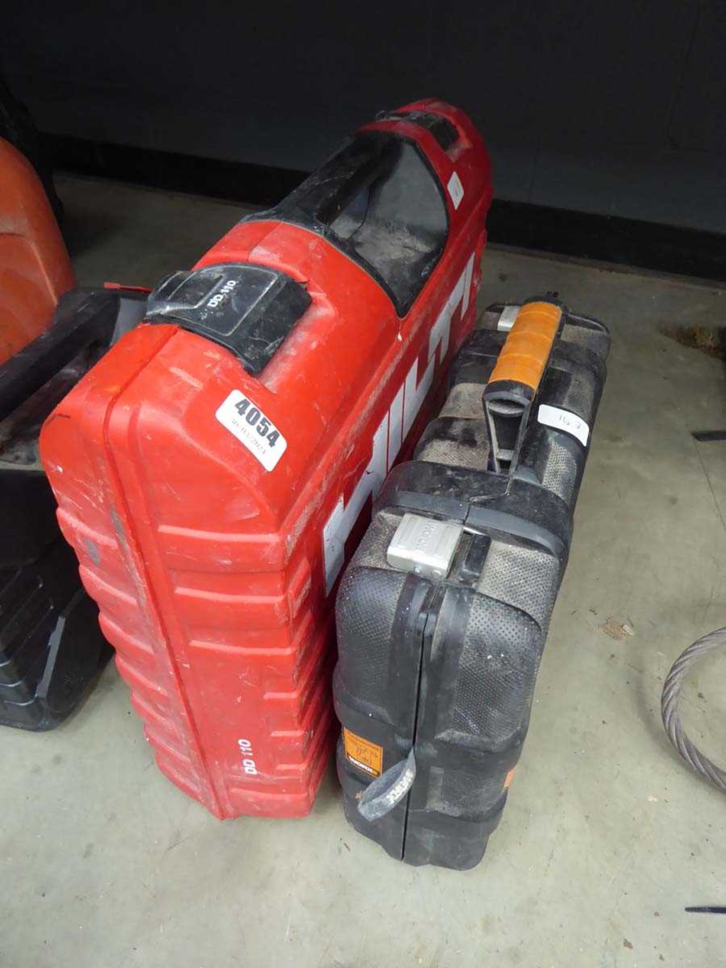 Hilti large 110V SDS breaker/drill and Worx battery drill with 2 batteries and charger - Image 2 of 2