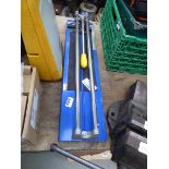 Tile cutter